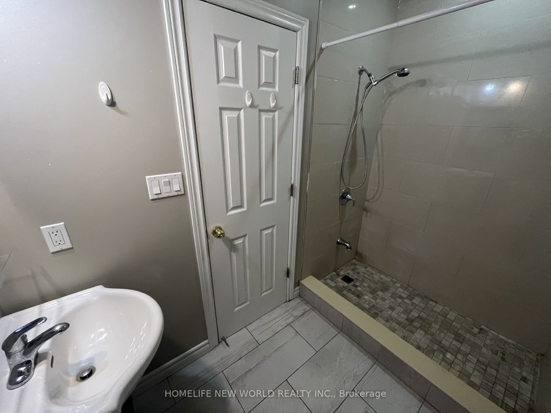 7 Symphony Gate Property Photo 12