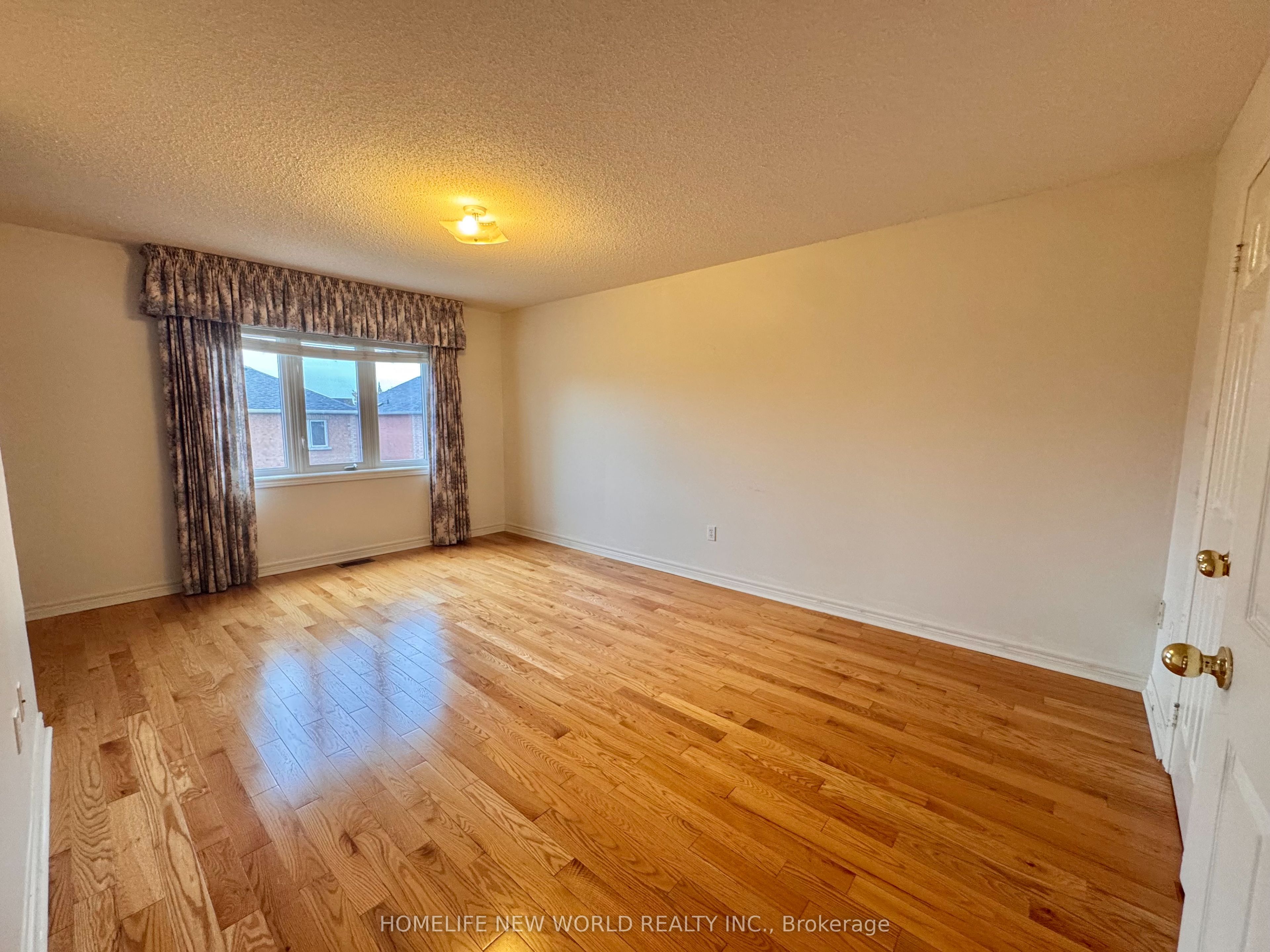 7 Symphony Gate Property Photo 14