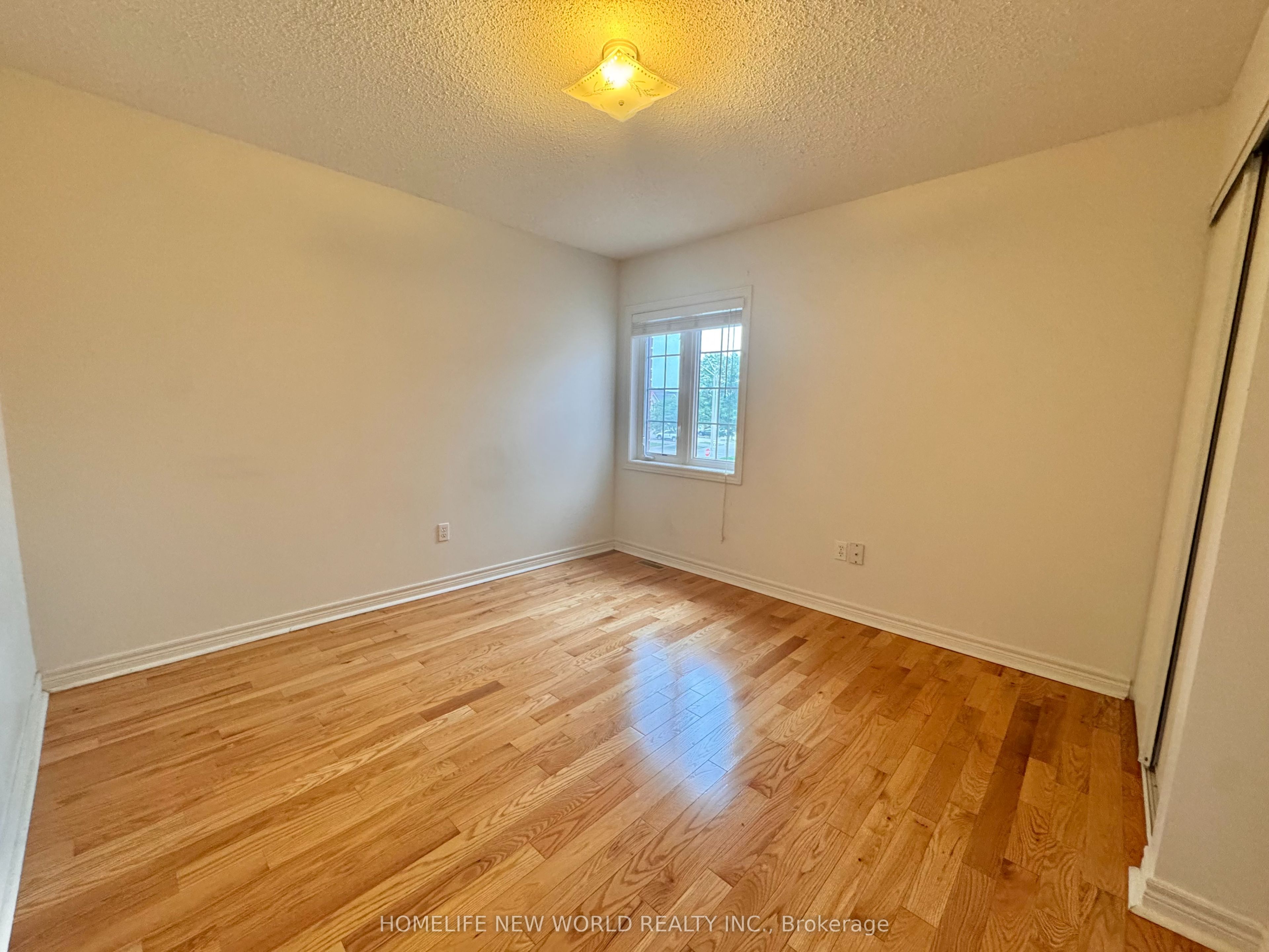 7 Symphony Gate Property Photo 15