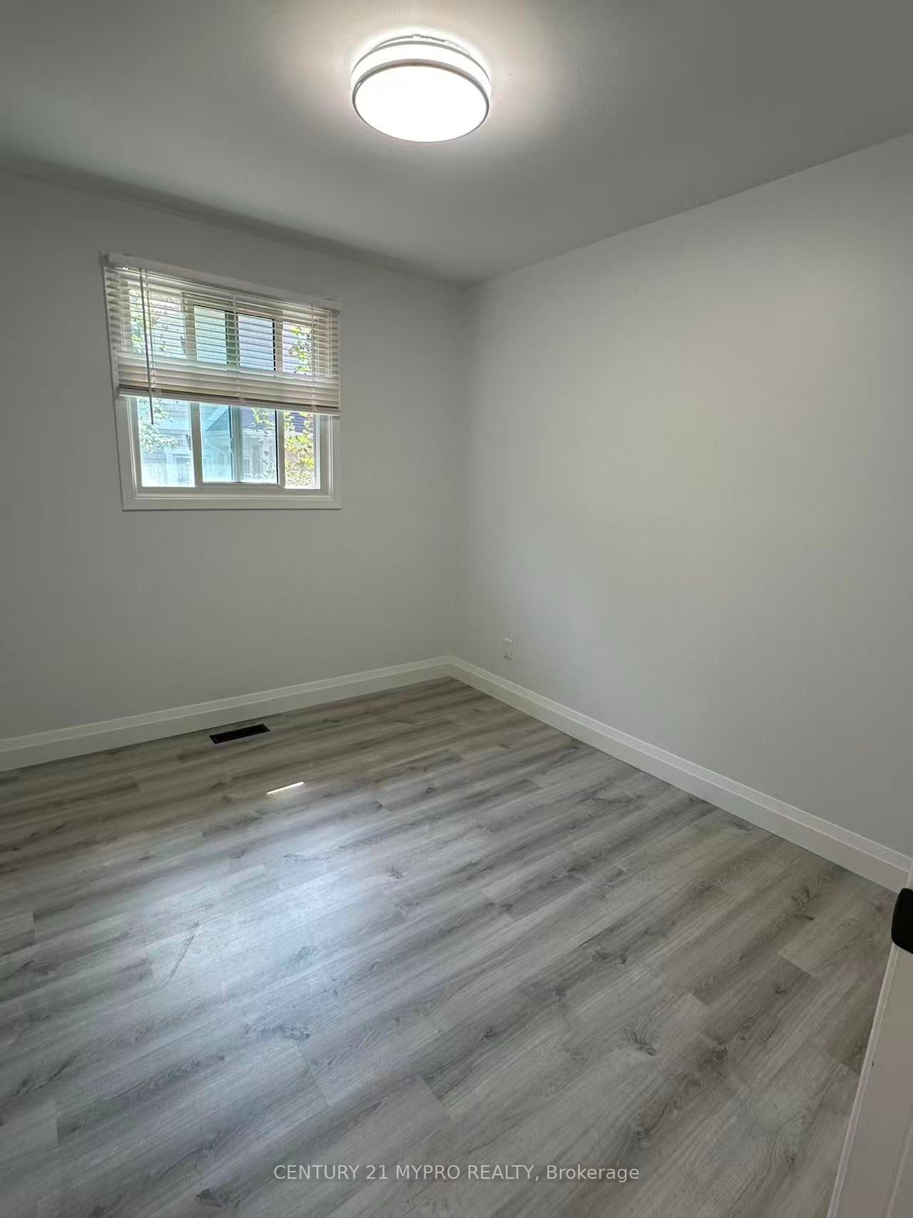 5 Chant Crescent Upper Property Photo 6
