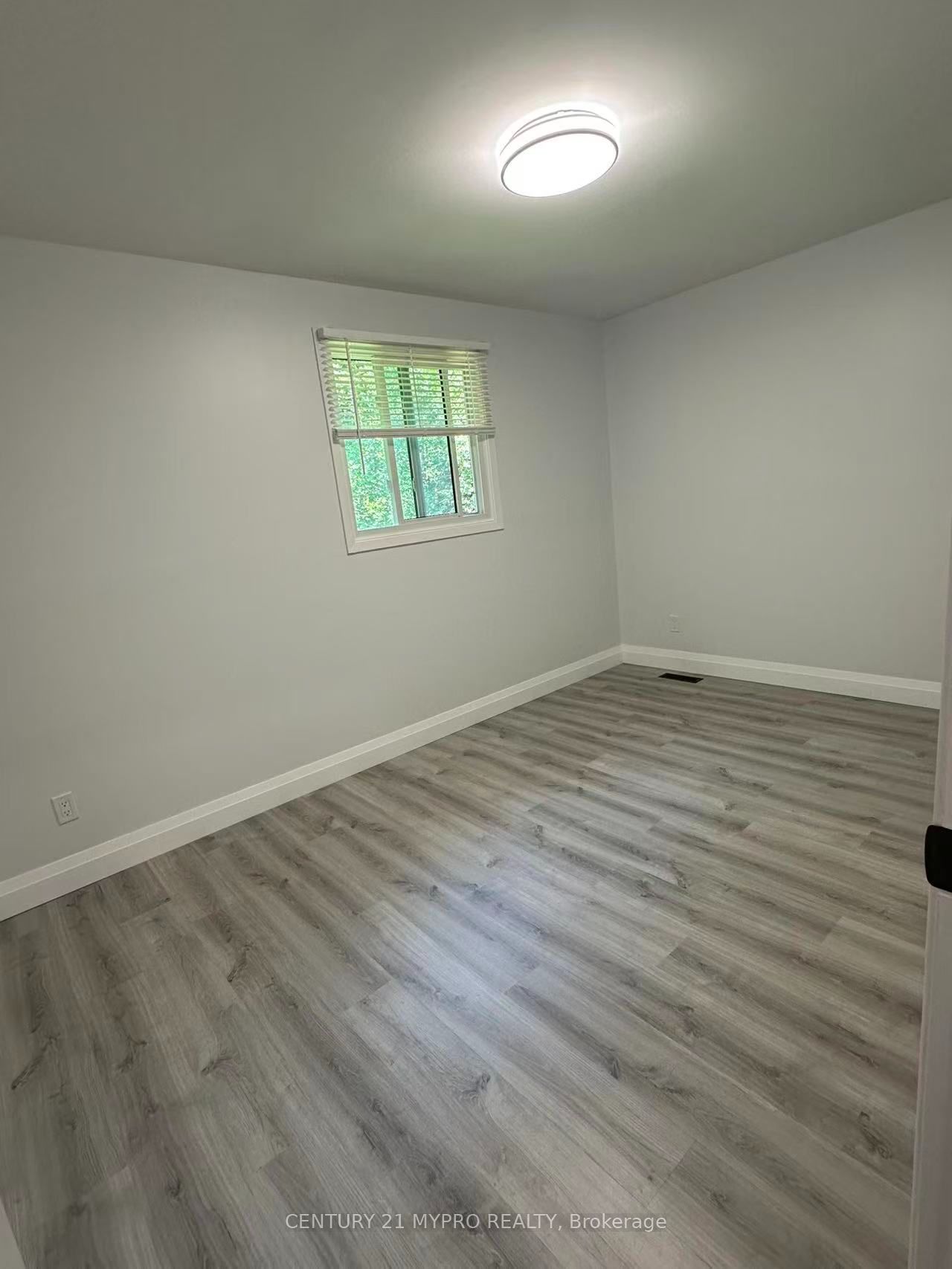 5 Chant Crescent Upper Property Photo 7