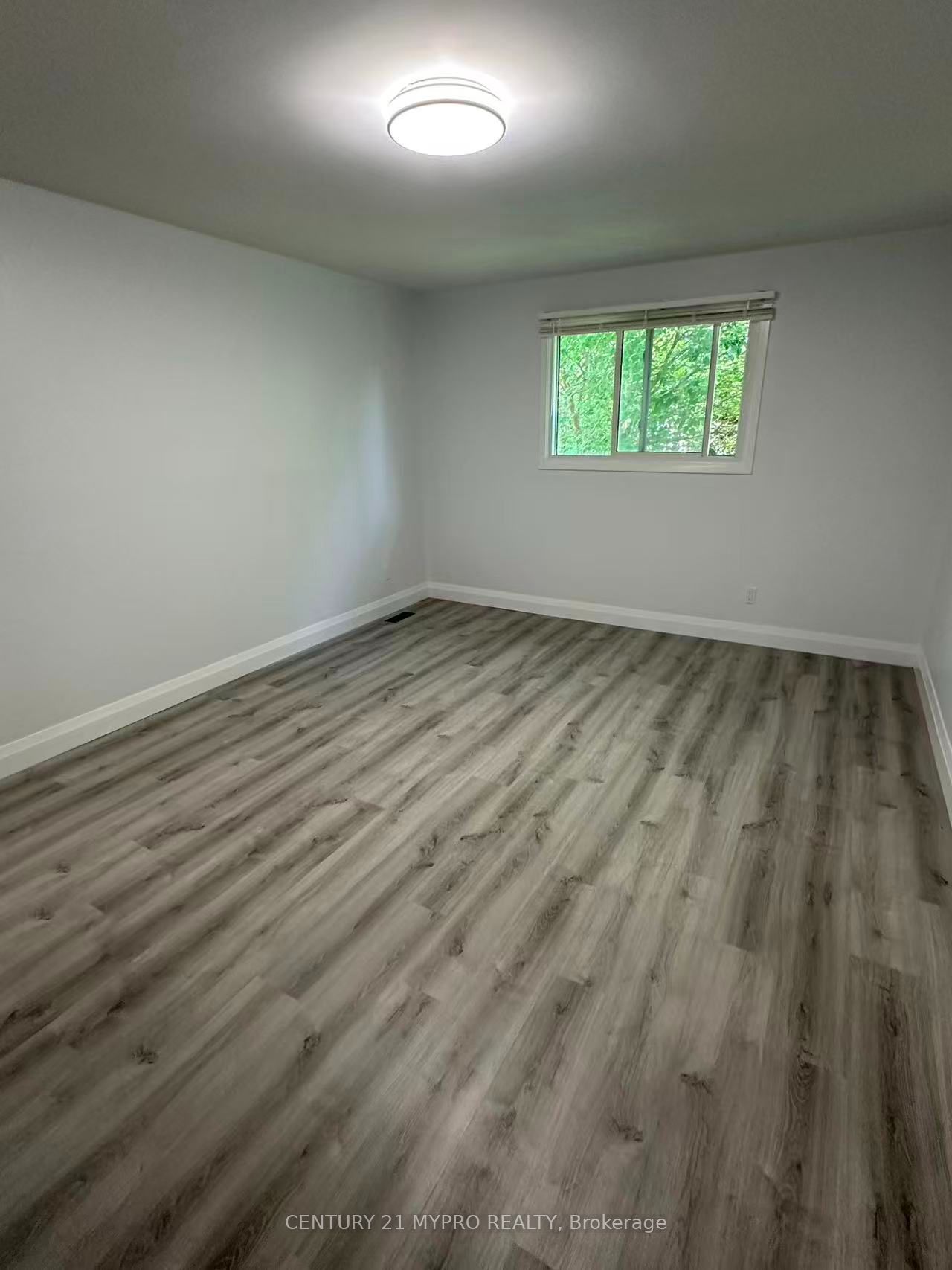 5 Chant Crescent Upper Property Photo 8