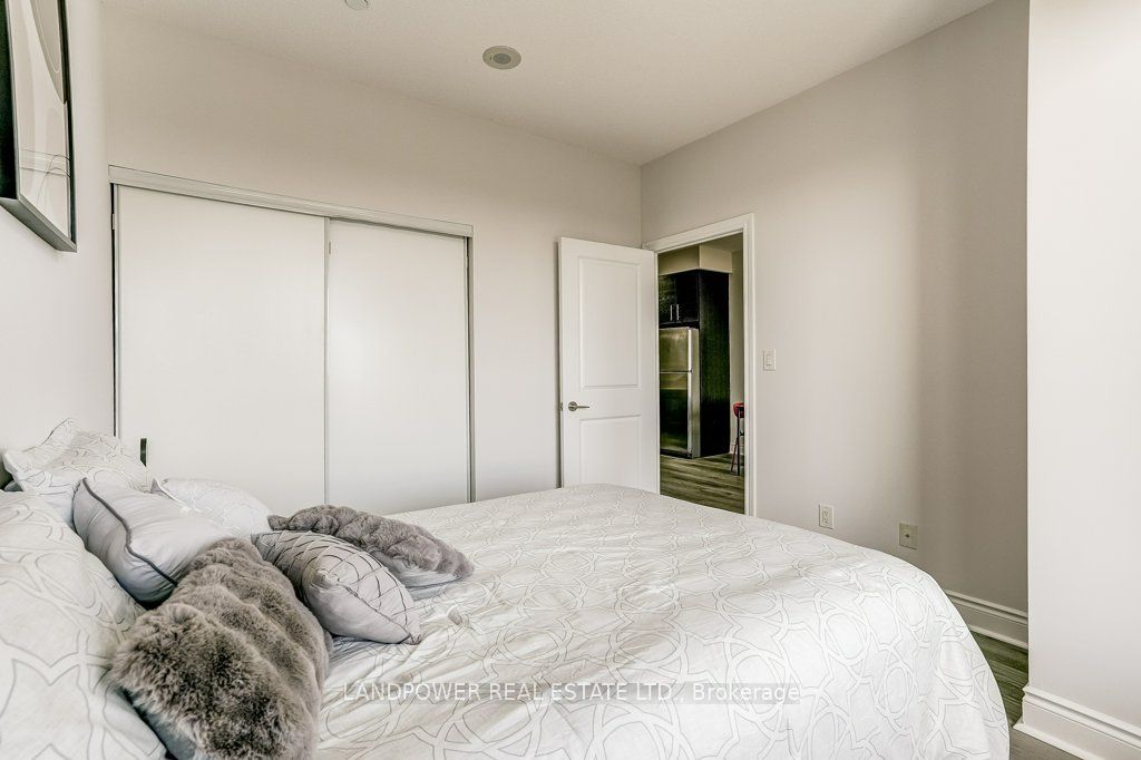 277 South Park Road 1212 Property Photo 29