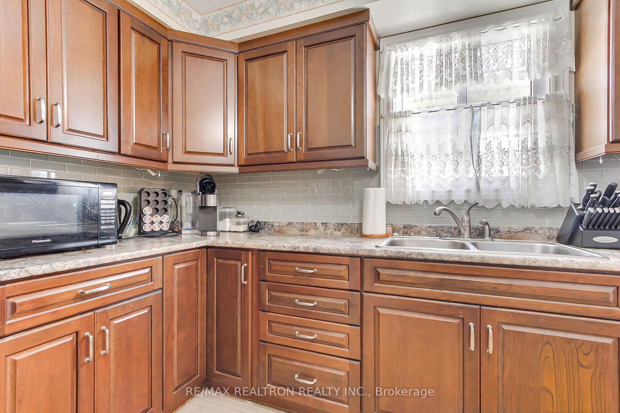 28 Longview Drive Property Photo 8