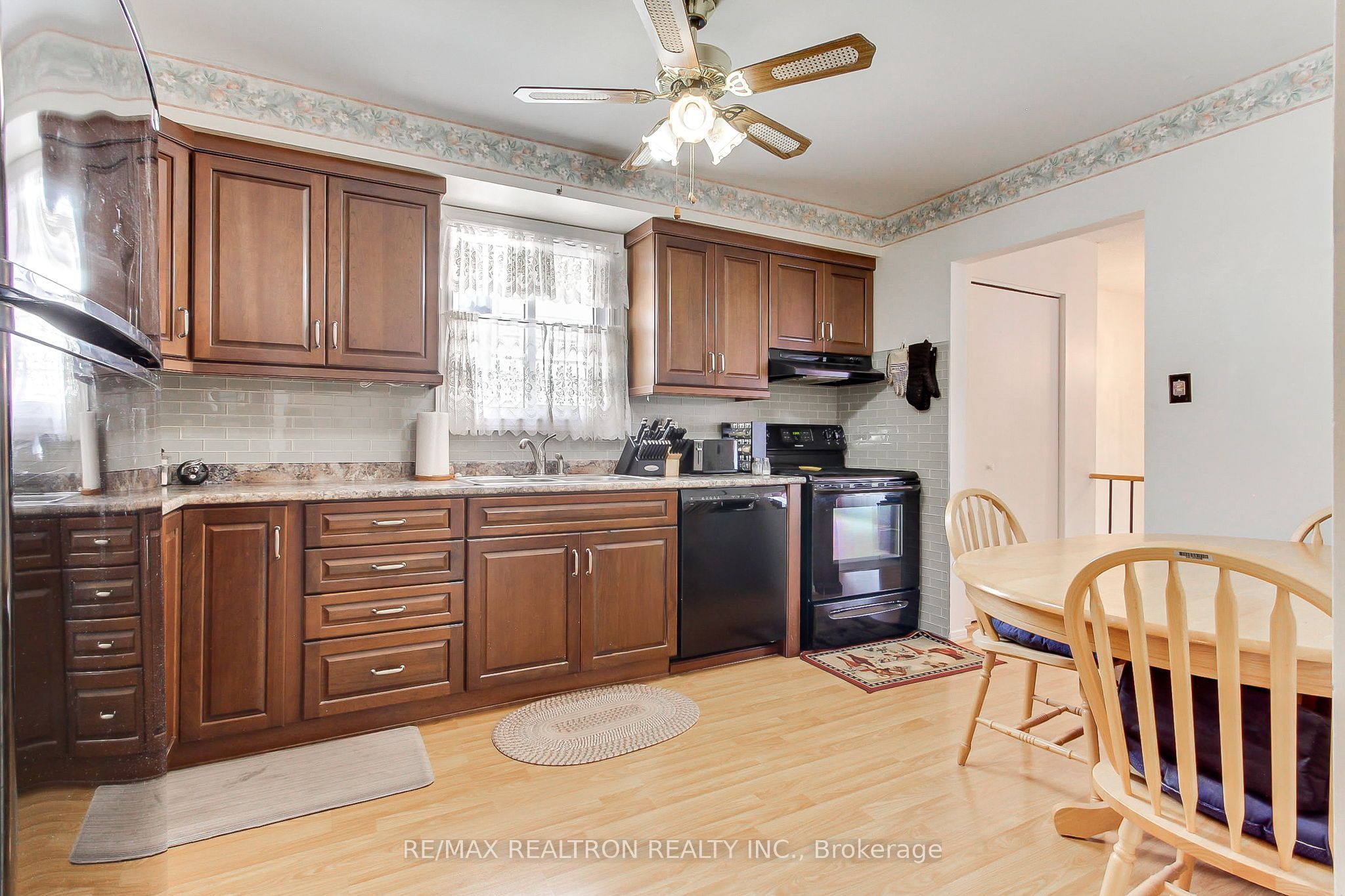 28 Longview Drive Property Photo 9