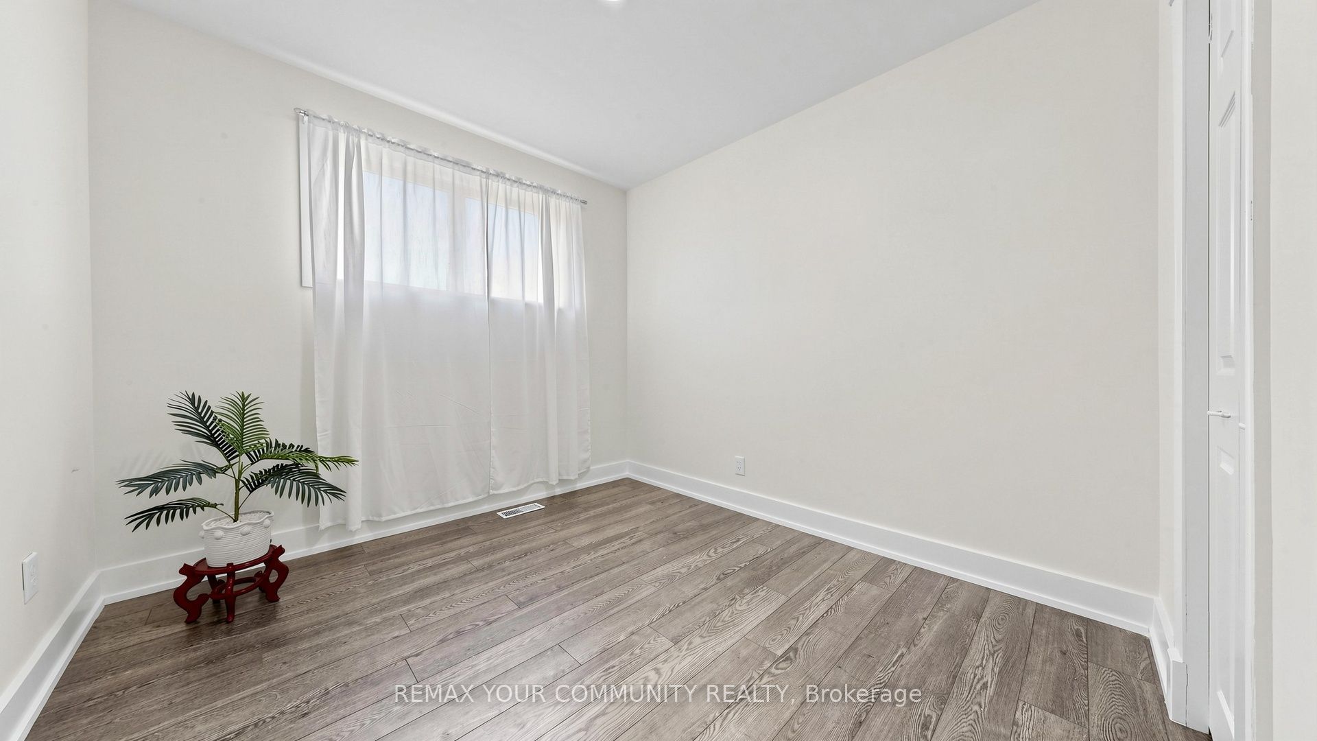 59 Davis Road Property Photo 8
