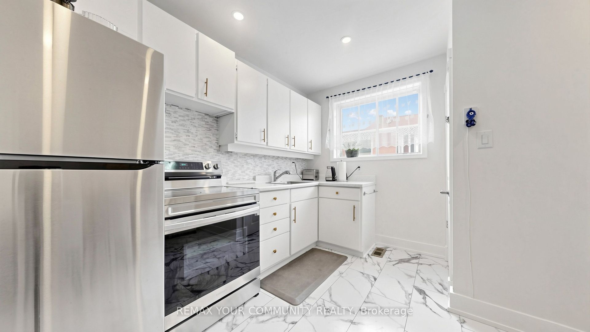 59 Davis Road Property Photo 16