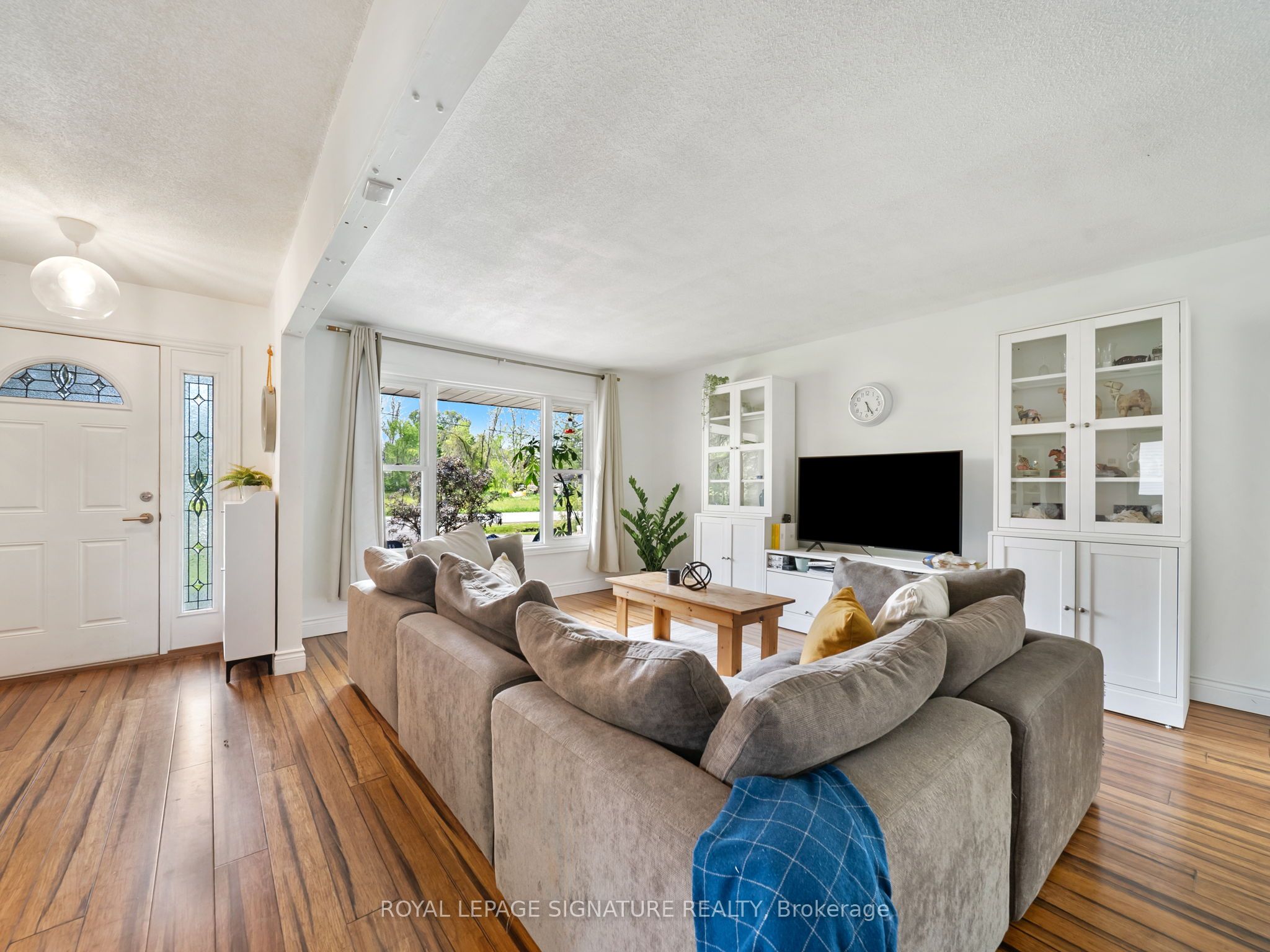 12 Easy Street Property Photo 13