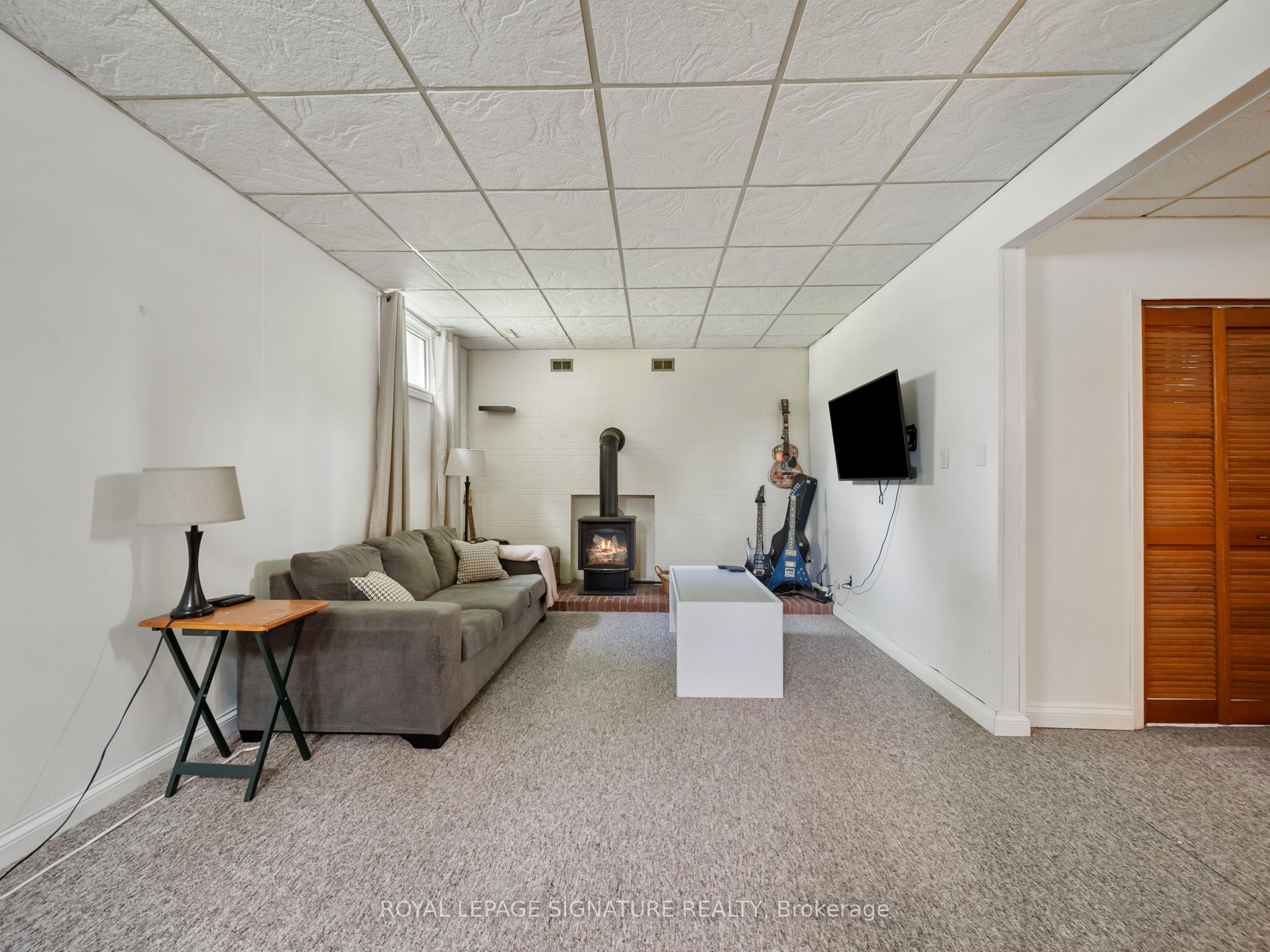 12 Easy Street Property Photo 32