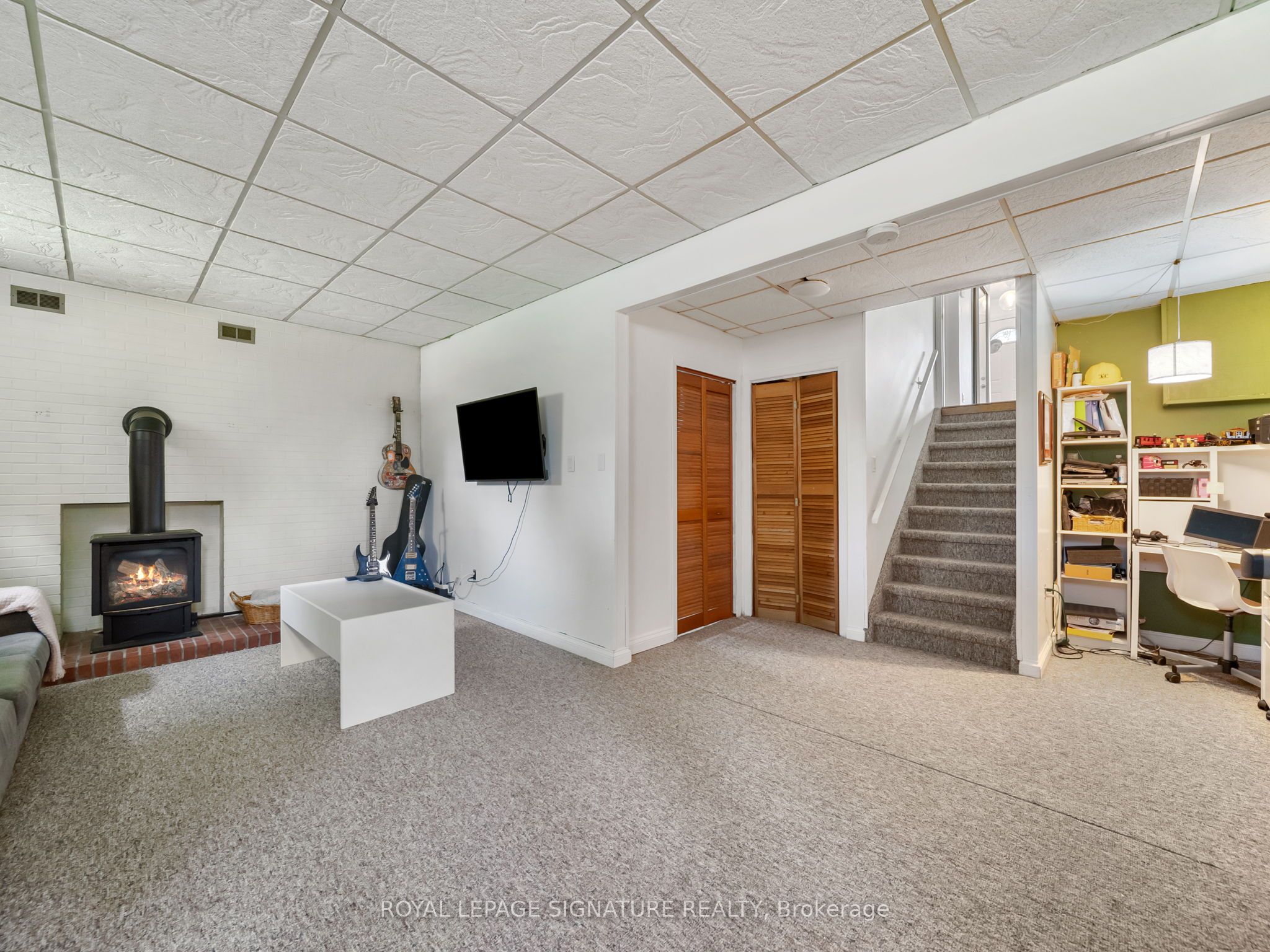 12 Easy Street Property Photo 33