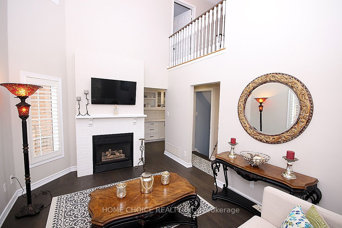 155 Hollandview Trail Property Photo 11
