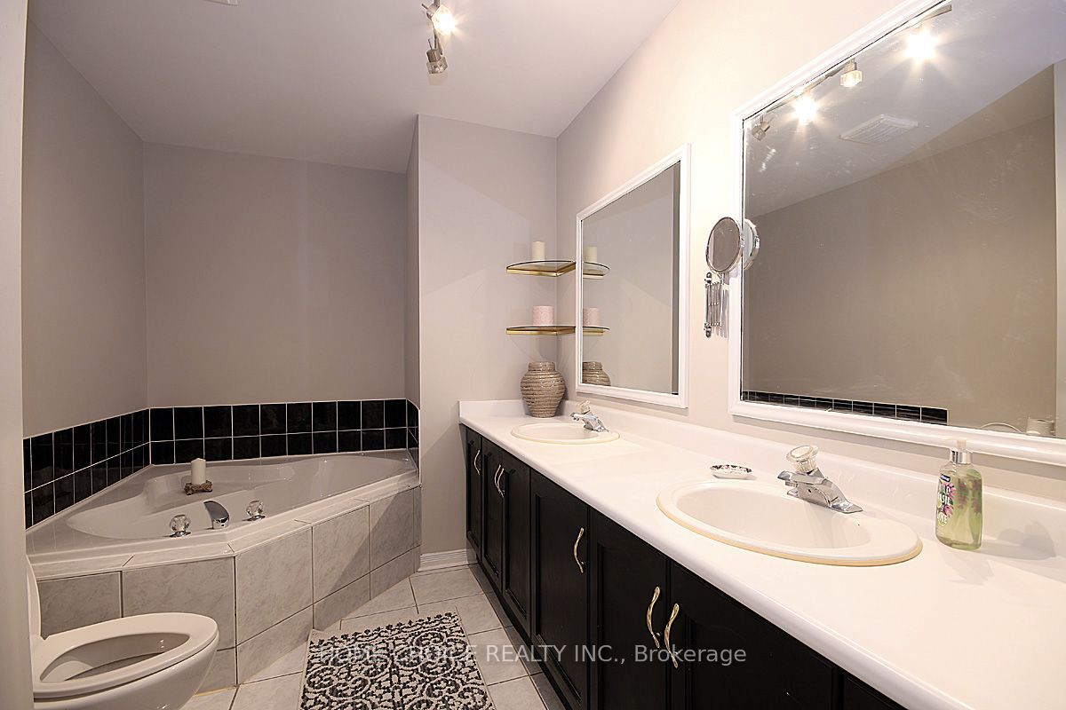 155 Hollandview Trail Property Photo 15