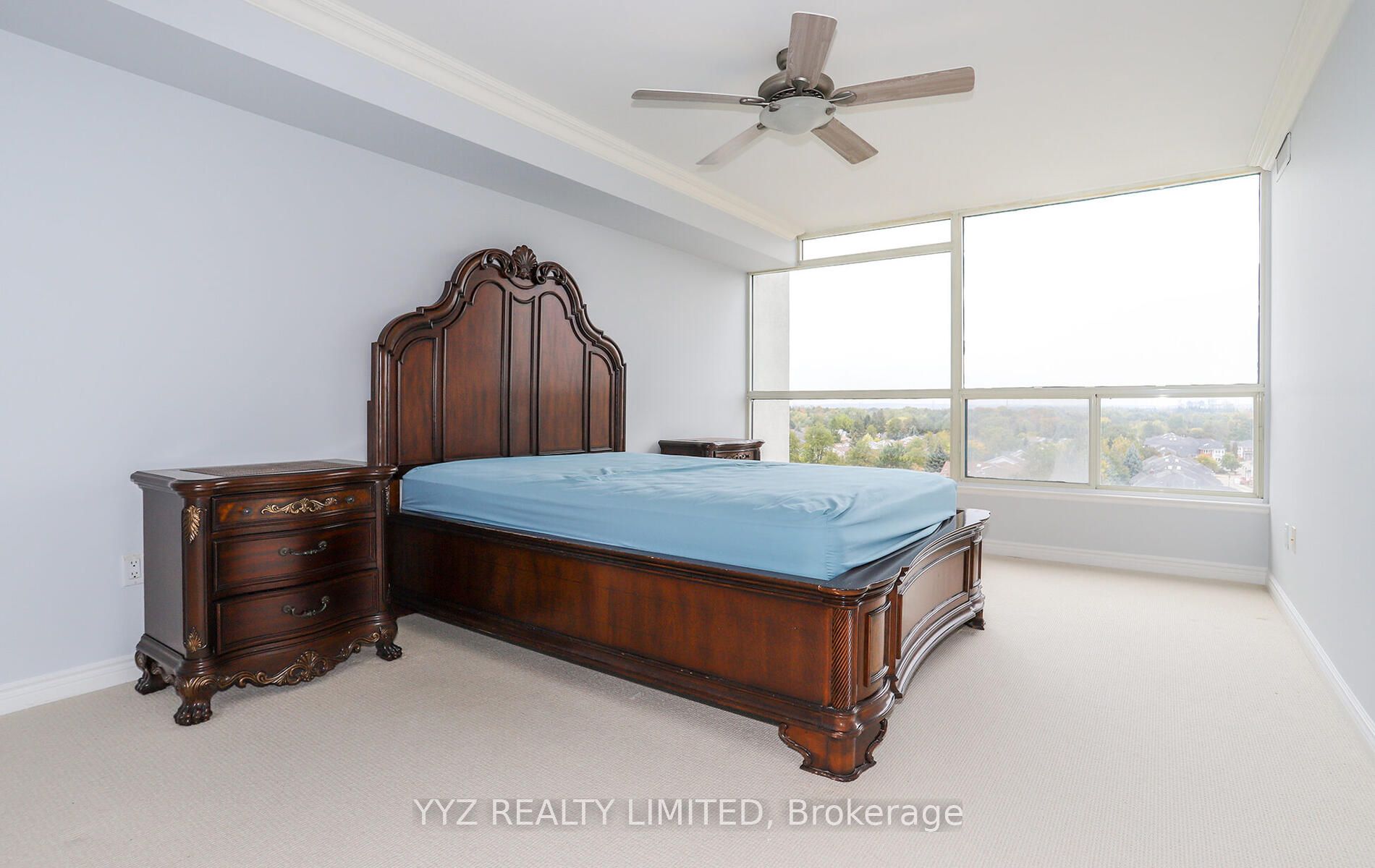 1 Clark Avenue W 808 Property Photo 7