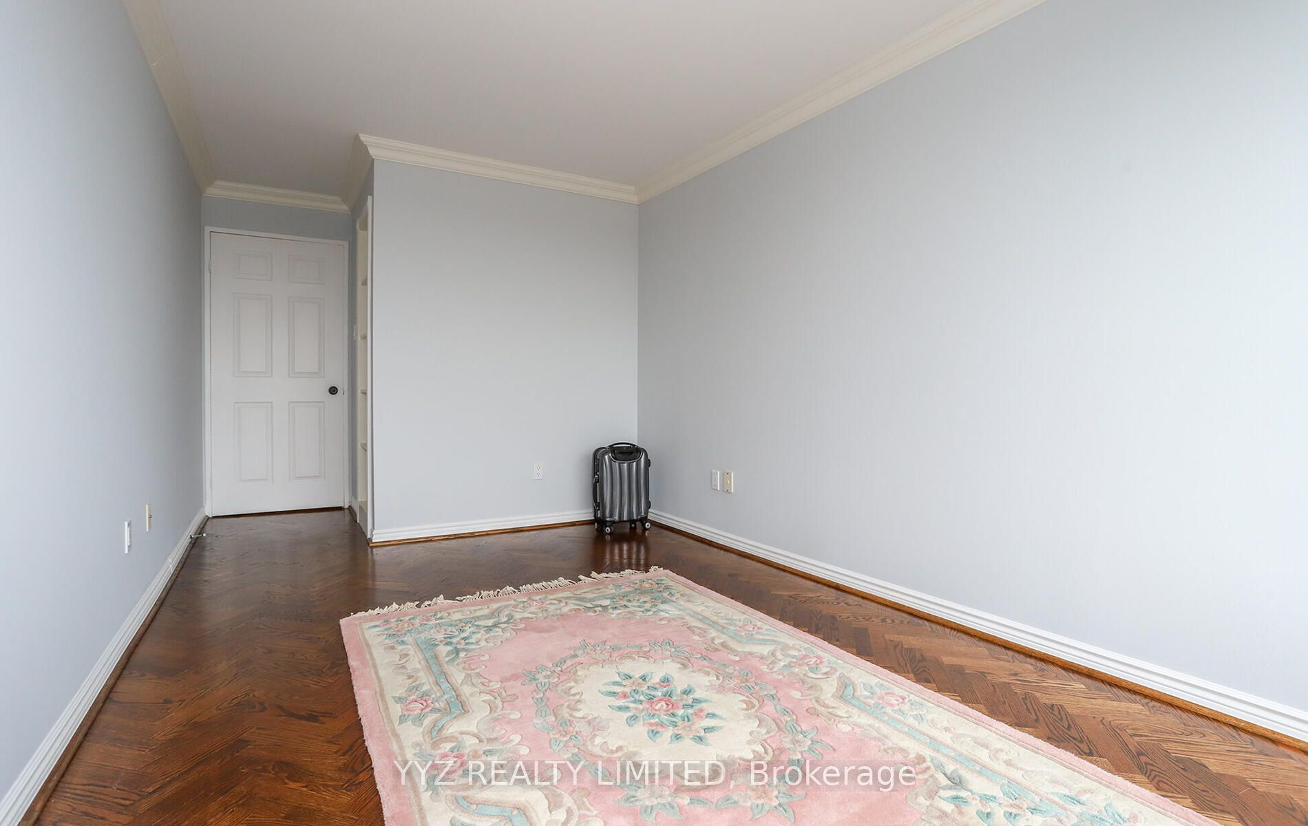 1 Clark Avenue W 808 Property Photo 10