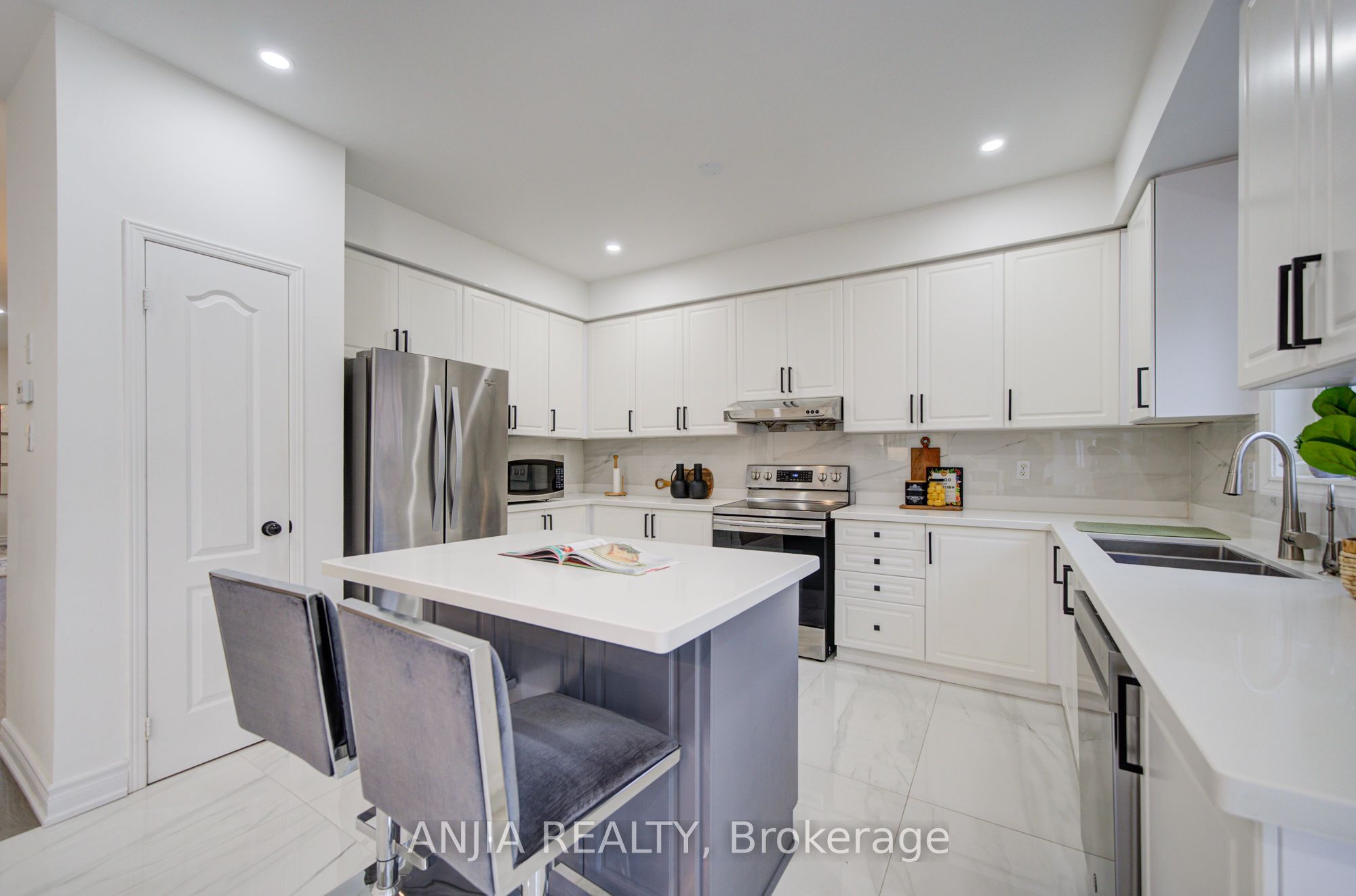 203 Fred Mclaren Boulevard Property Photo 14