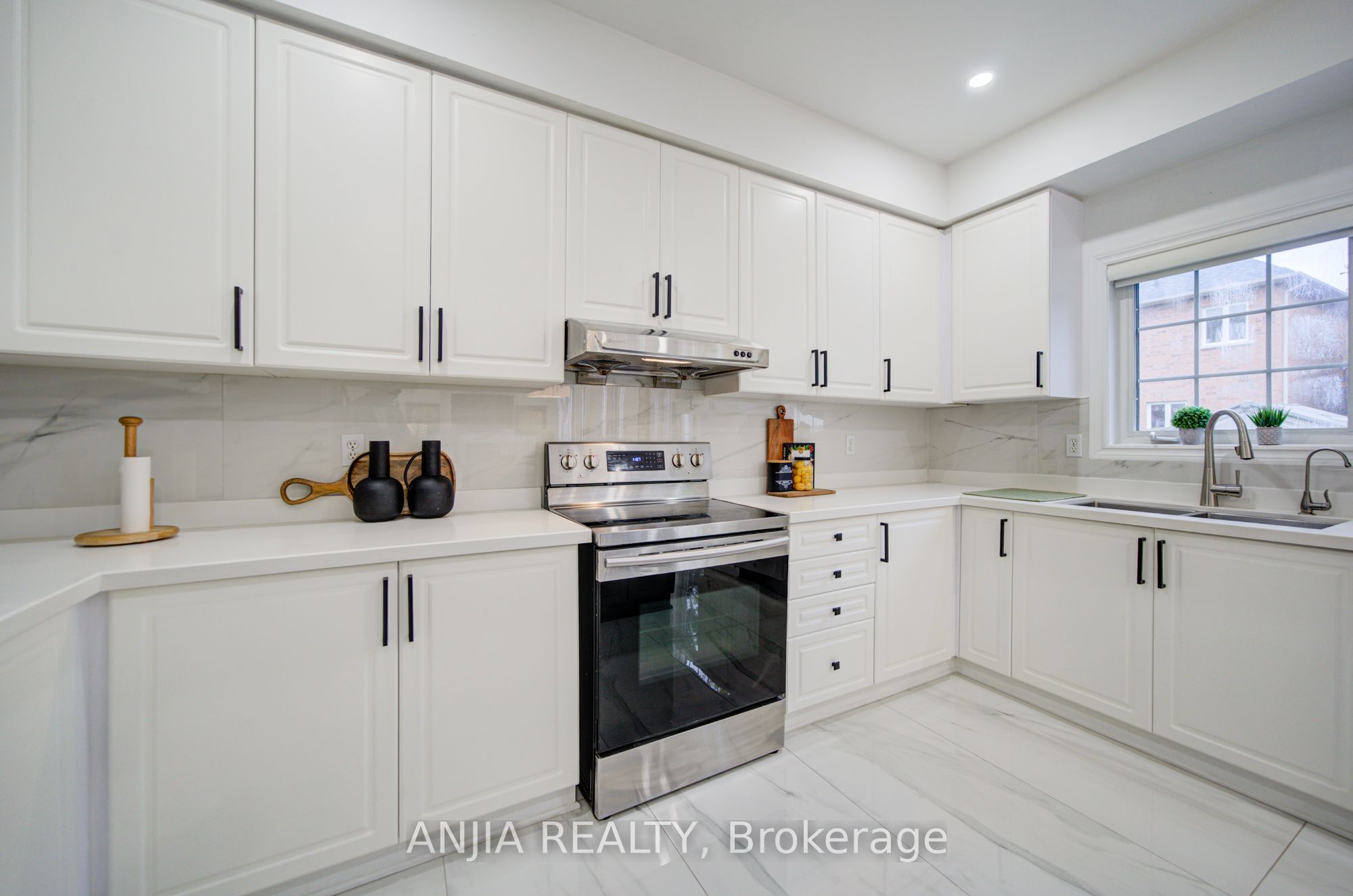 203 Fred Mclaren Boulevard Property Photo 16