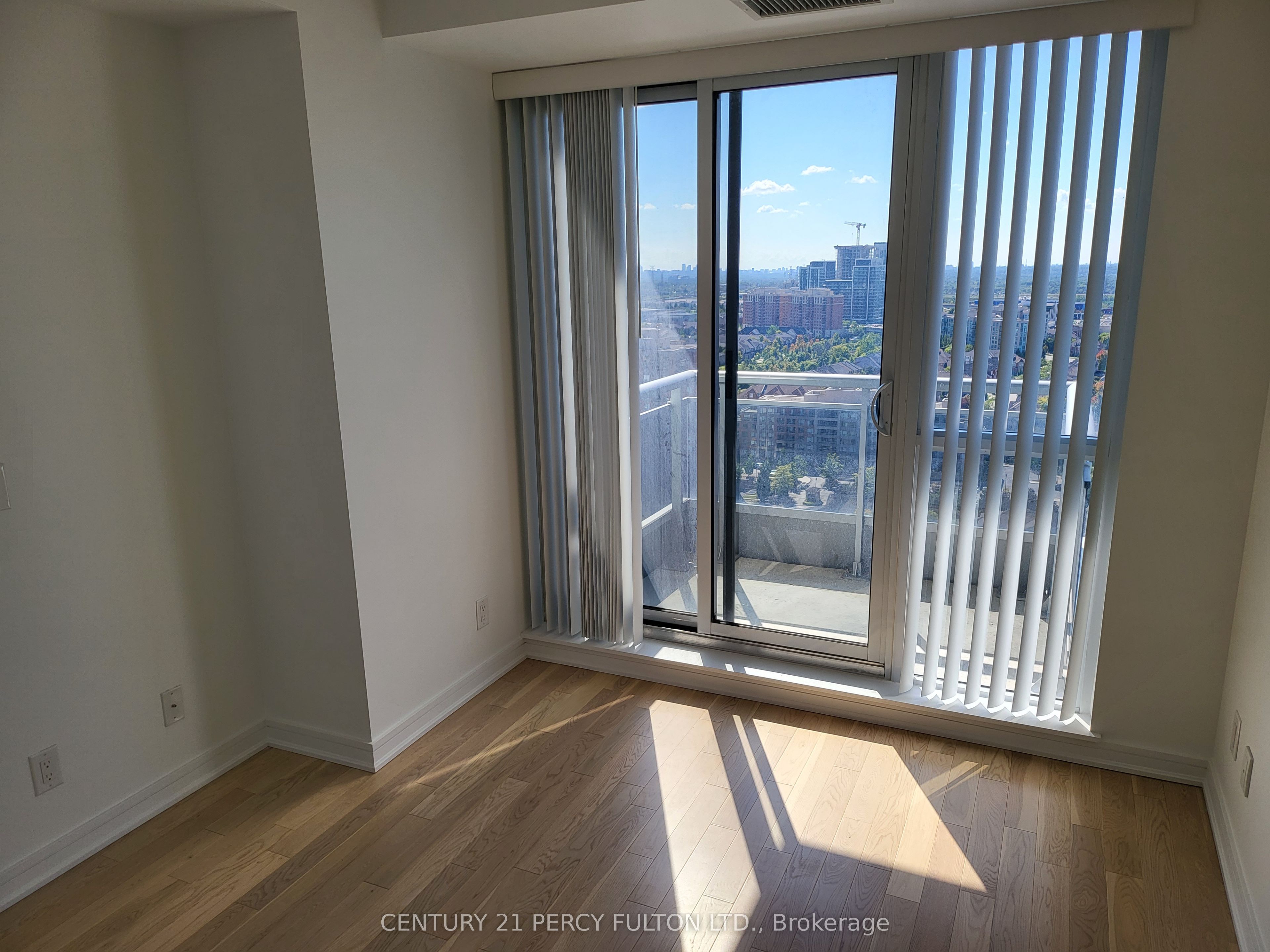 9201 Yonge Street Nw 2008 Property Photo 6