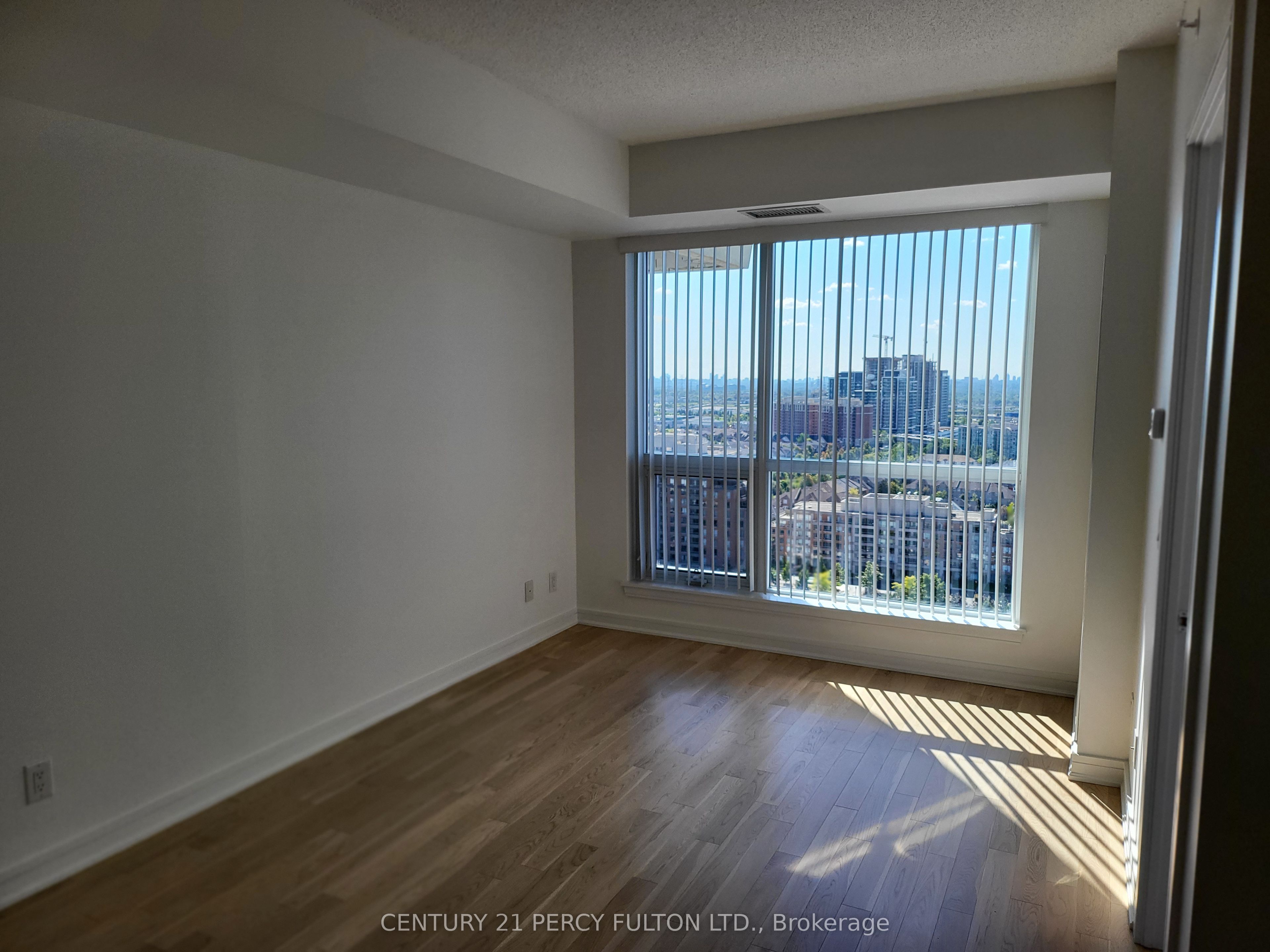9201 Yonge Street Nw 2008 Property Photo 9