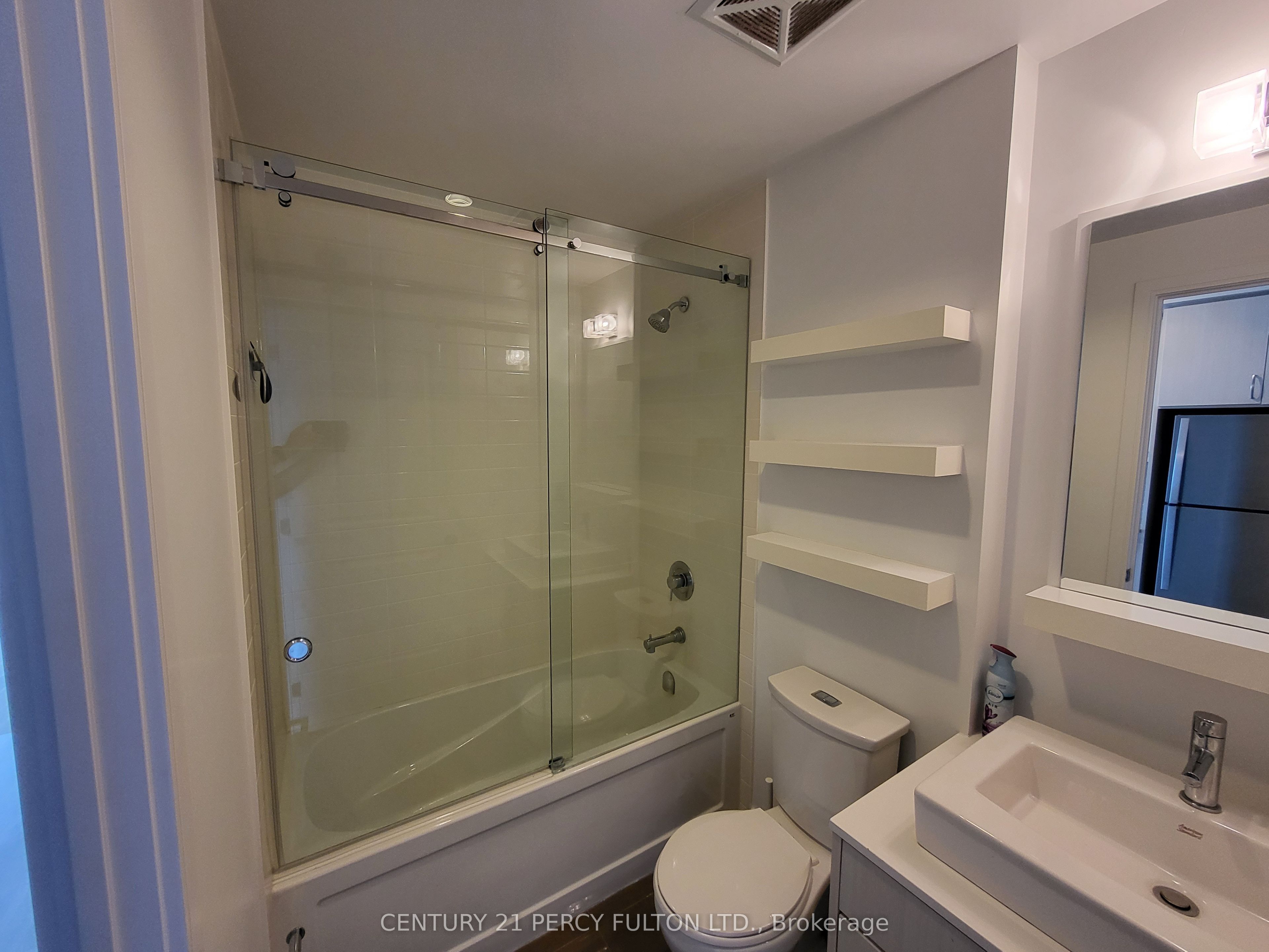 9201 Yonge Street Nw 2008 Property Photo 15