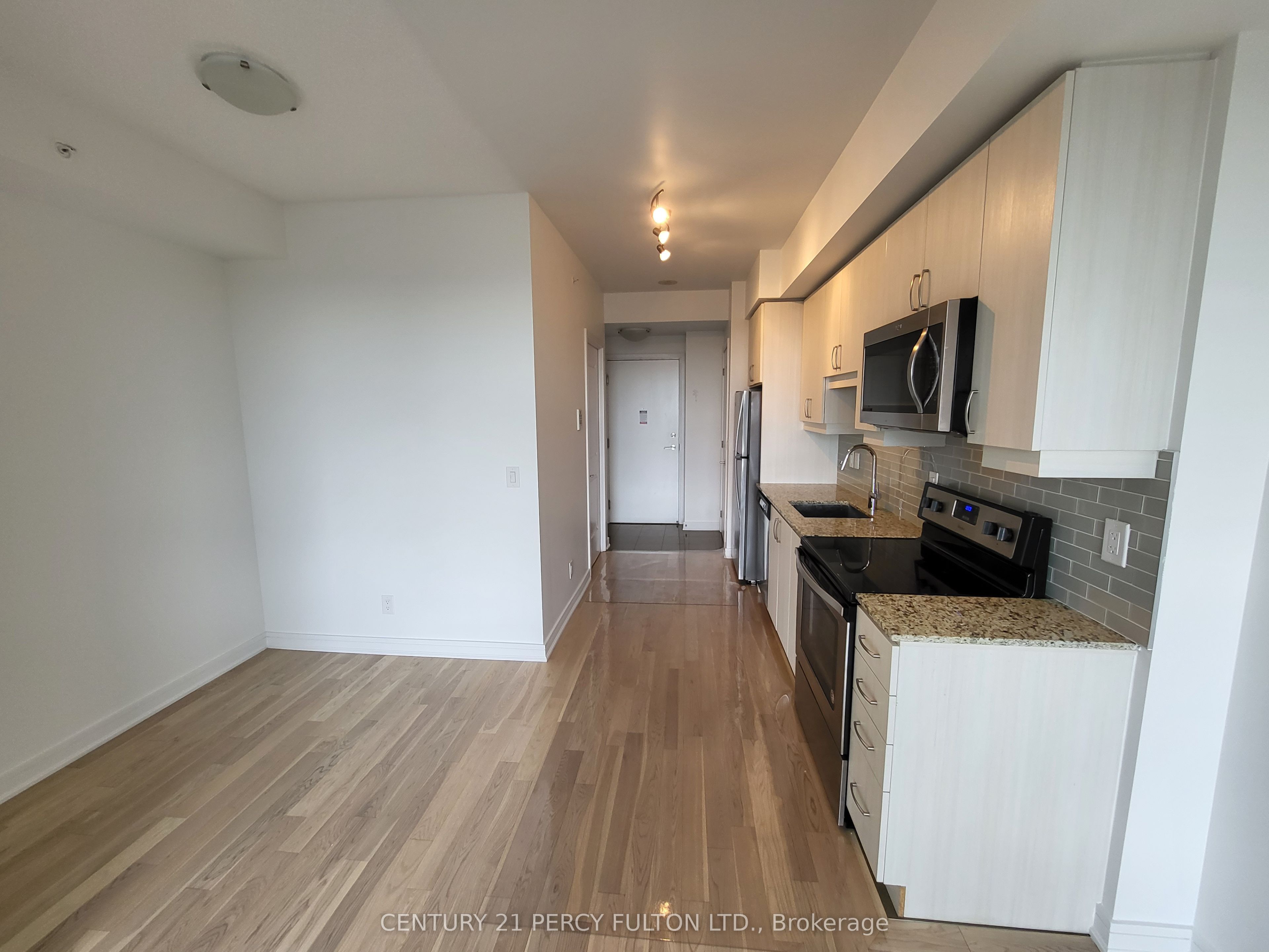9201 Yonge Street Nw 2008 Property Photo 17