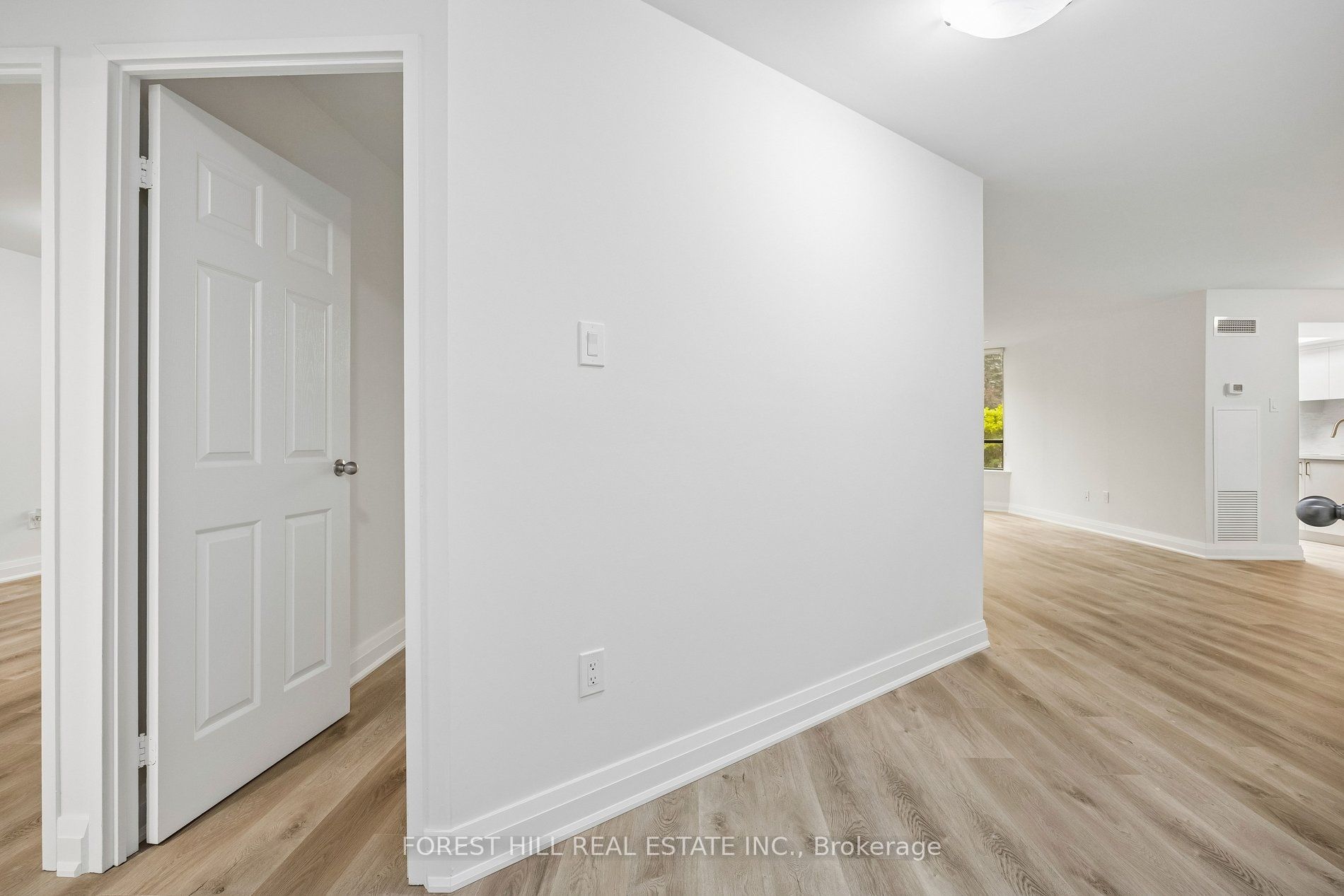 7420 Bathurst Street 101 Property Photo 6