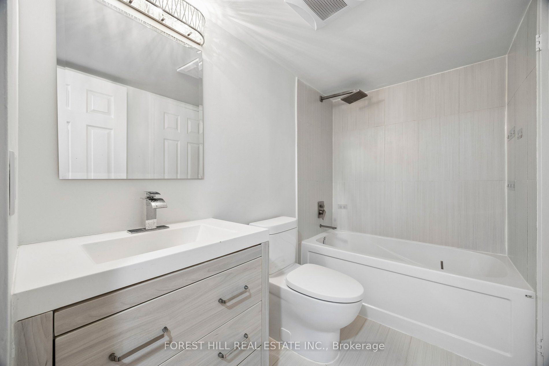 7420 Bathurst Street 101 Property Photo 9