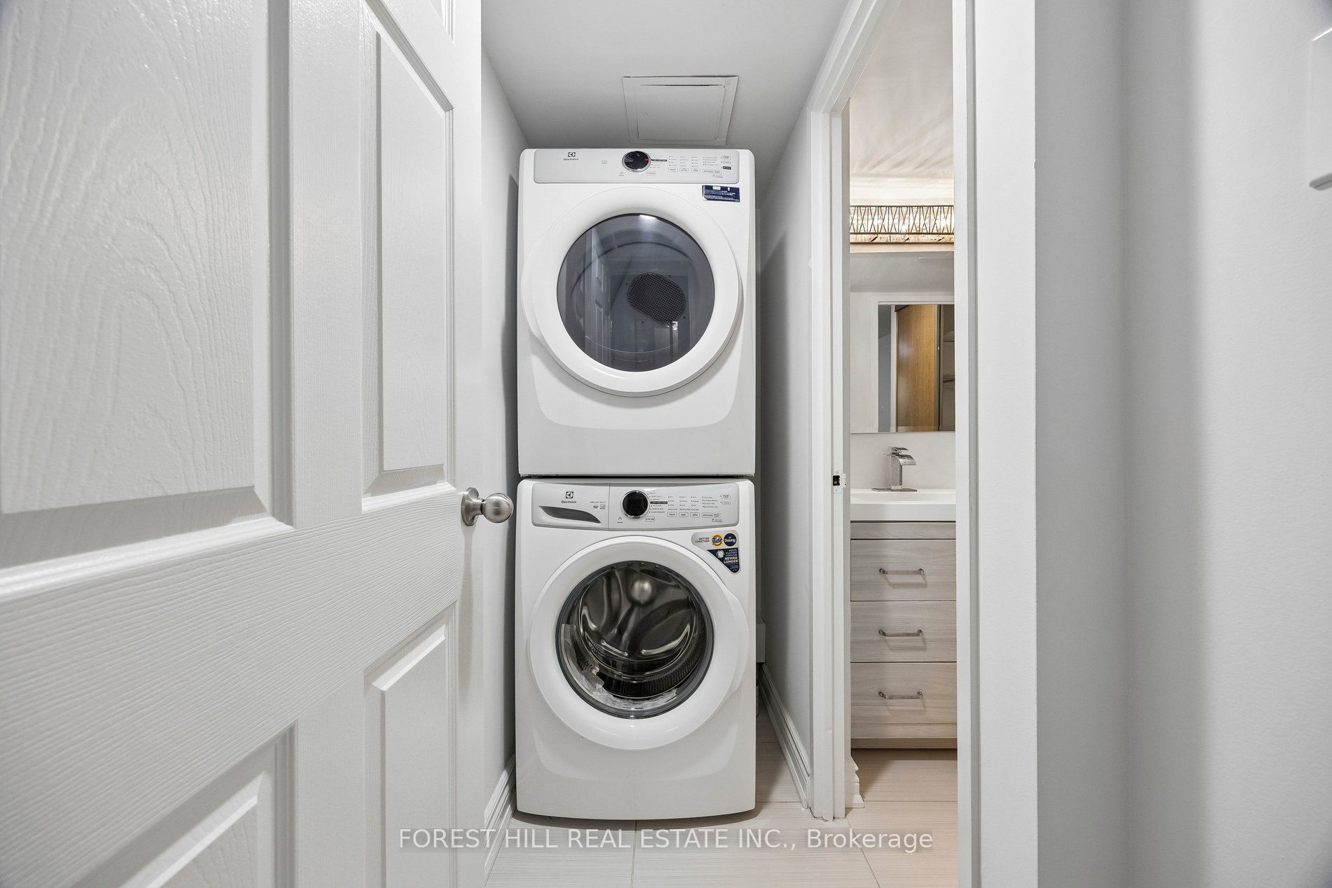 7420 Bathurst Street 101 Property Photo 11