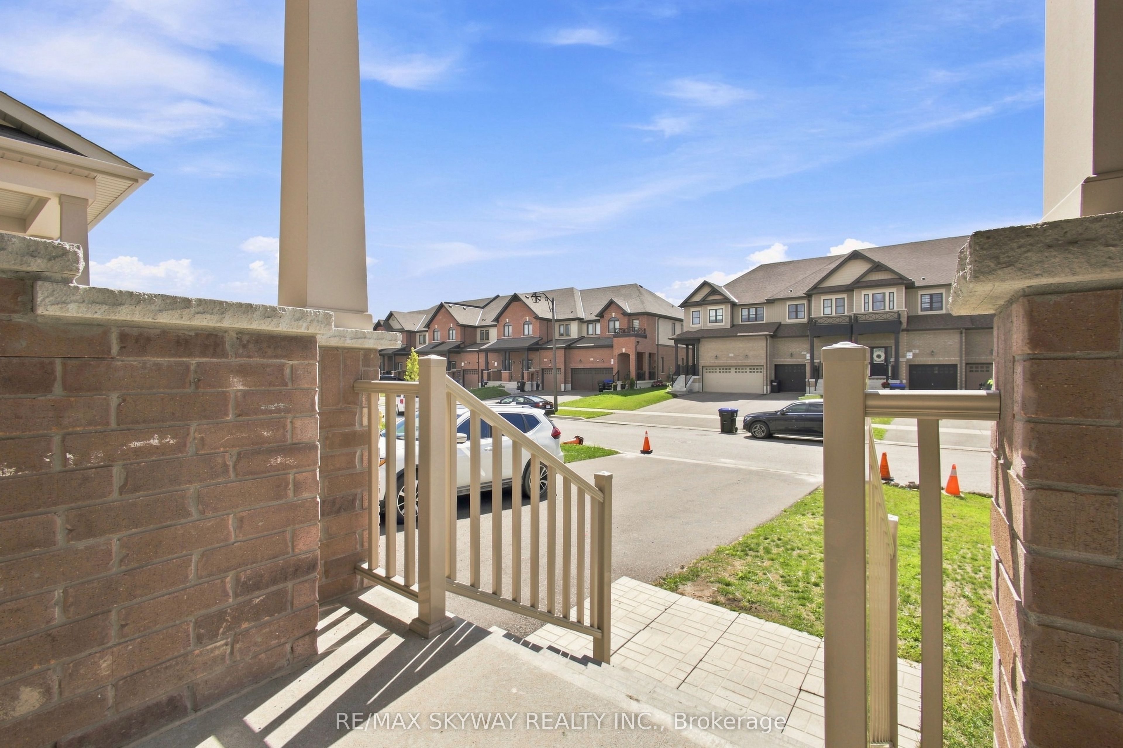 60 Lorne Thomas Place Property Photo 8