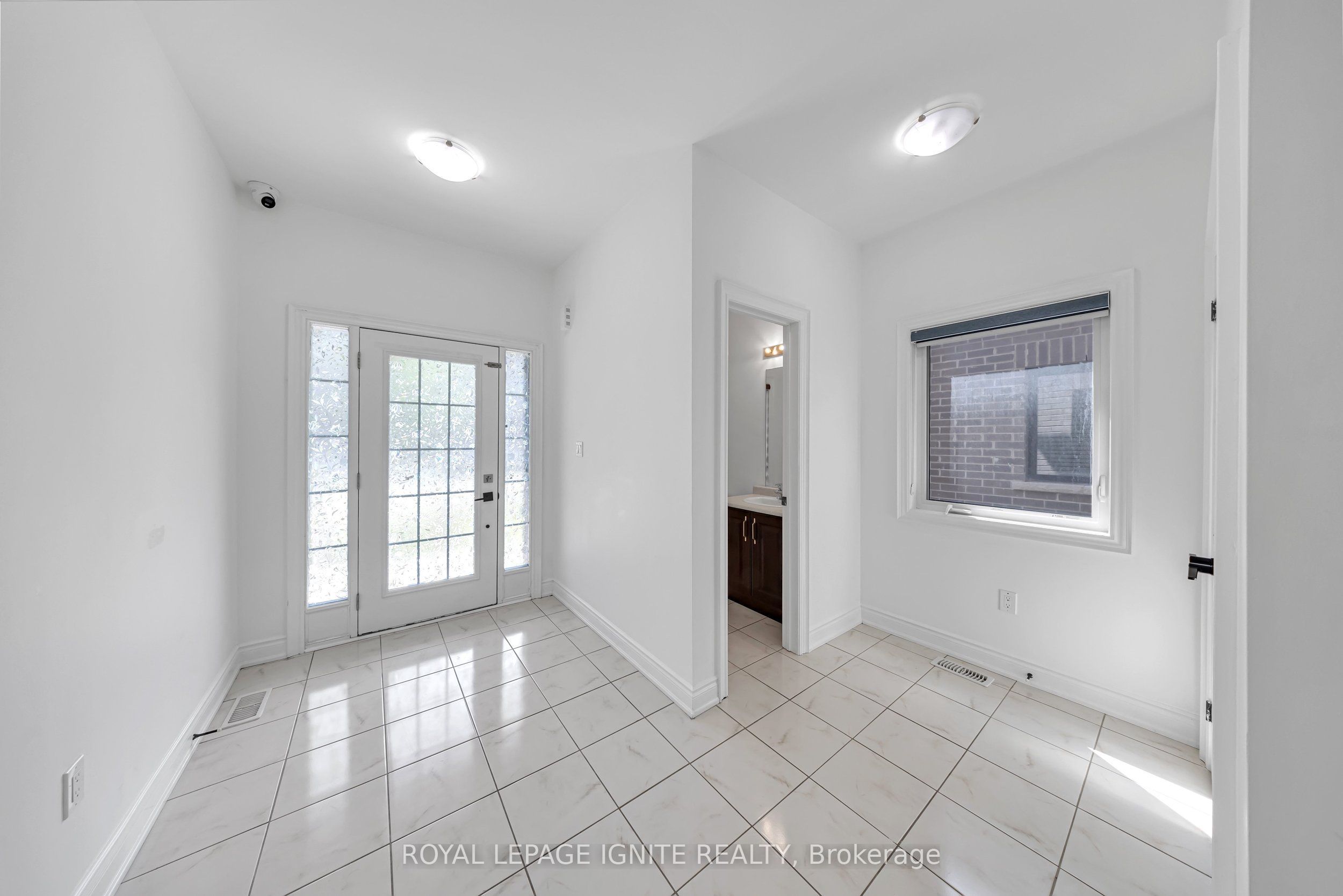 9 Alan Williams Trail Property Photo 6