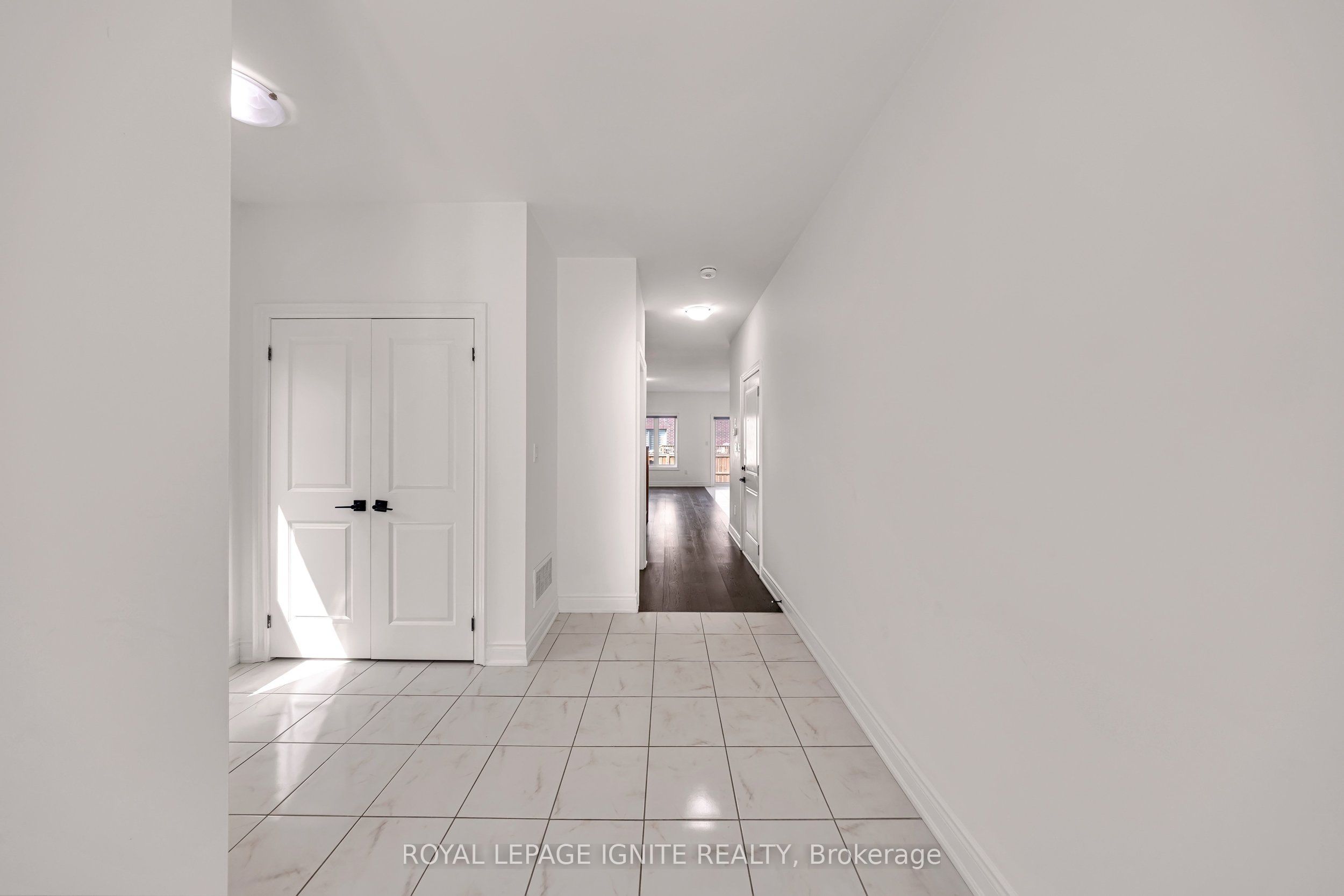 9 Alan Williams Trail Property Photo 8