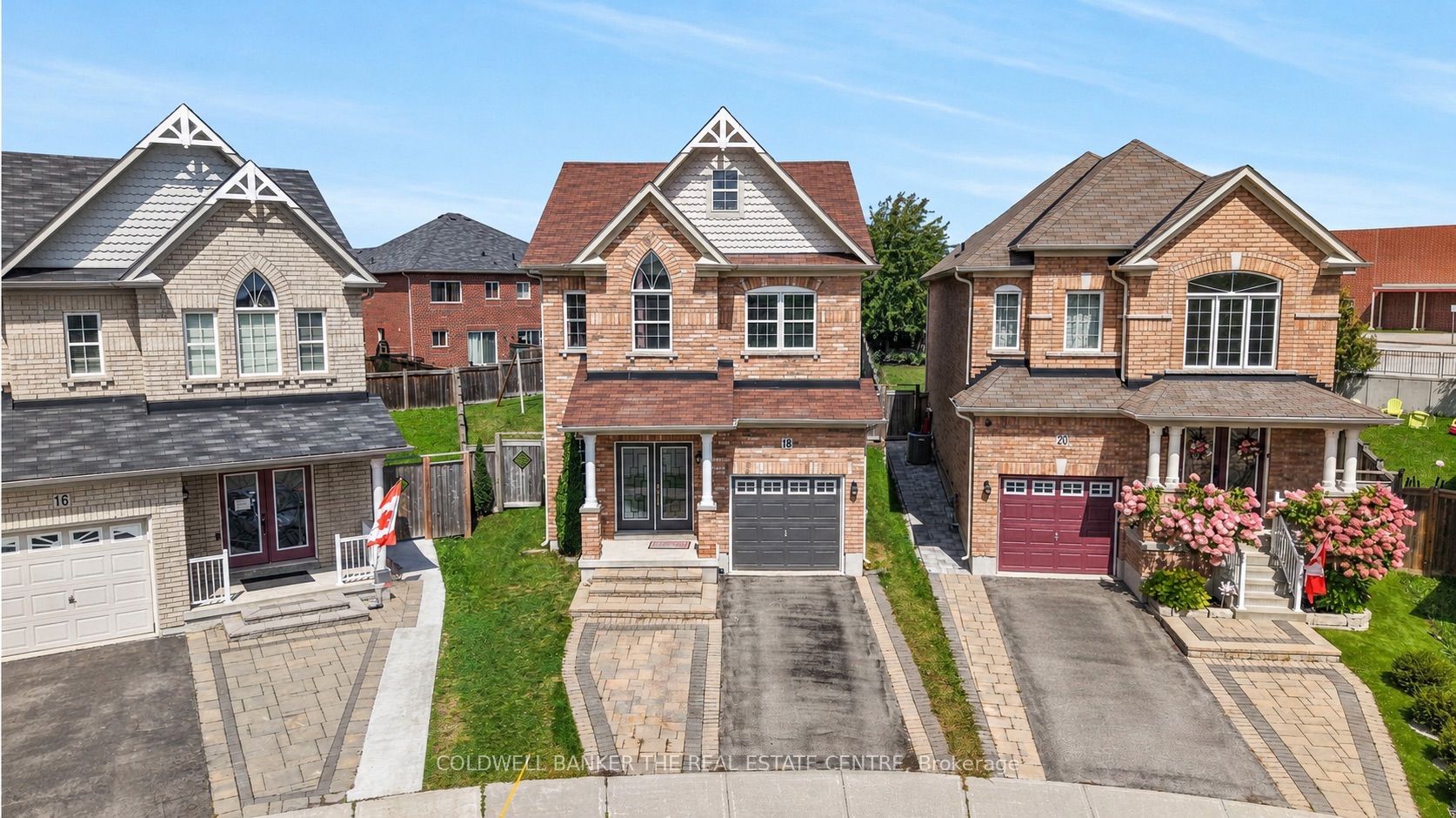 18 Herefordshire Crescent Property Photo 1