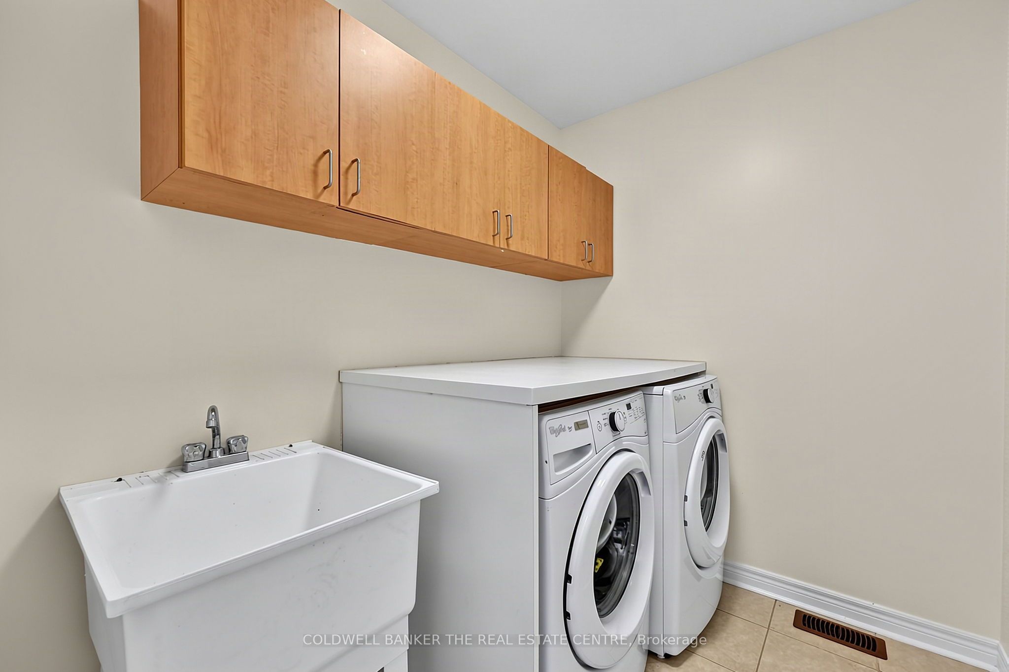 18 Herefordshire Crescent Property Photo 19