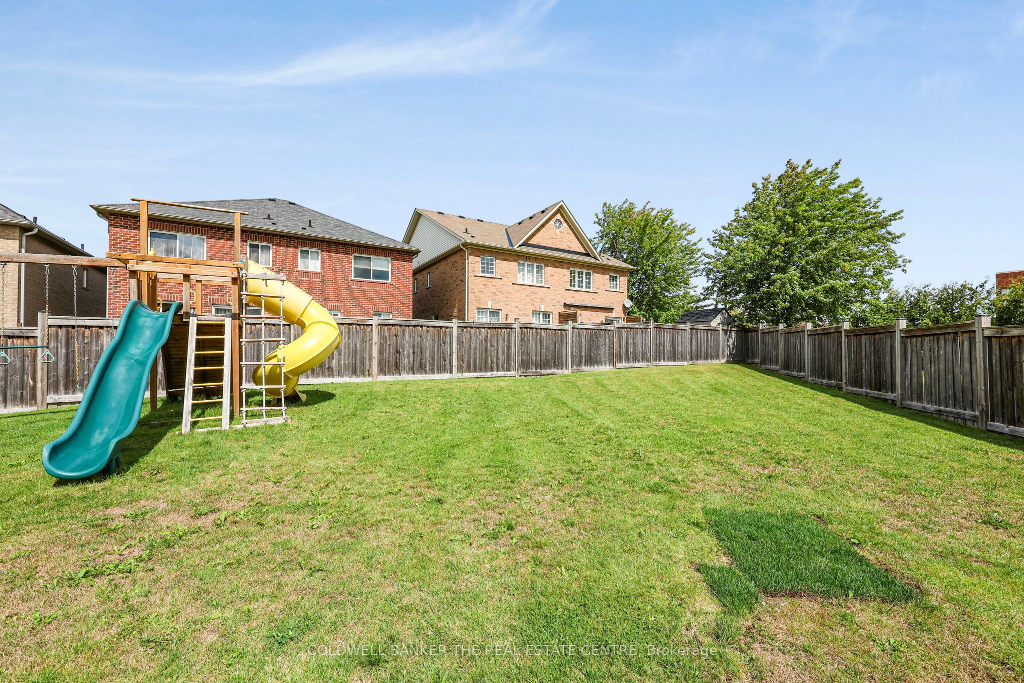 18 Herefordshire Crescent Property Photo 35
