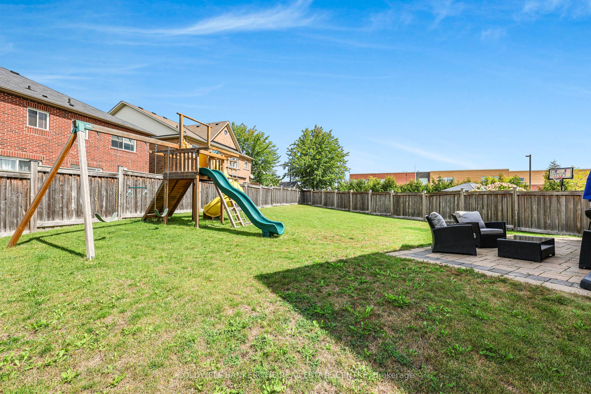 18 Herefordshire Crescent Property Photo 36