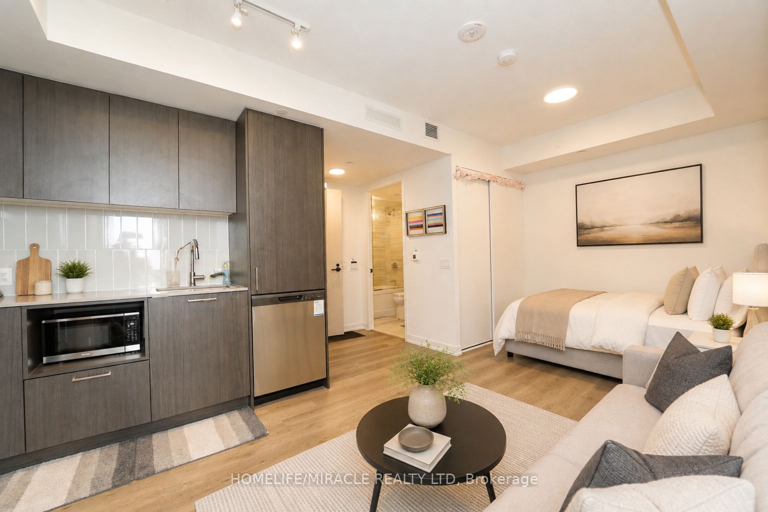 195 Commerce Street 3612 Property Photo 4