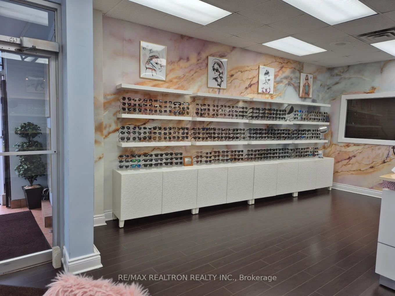 15198 Yonge Street #2 Property Photo 8