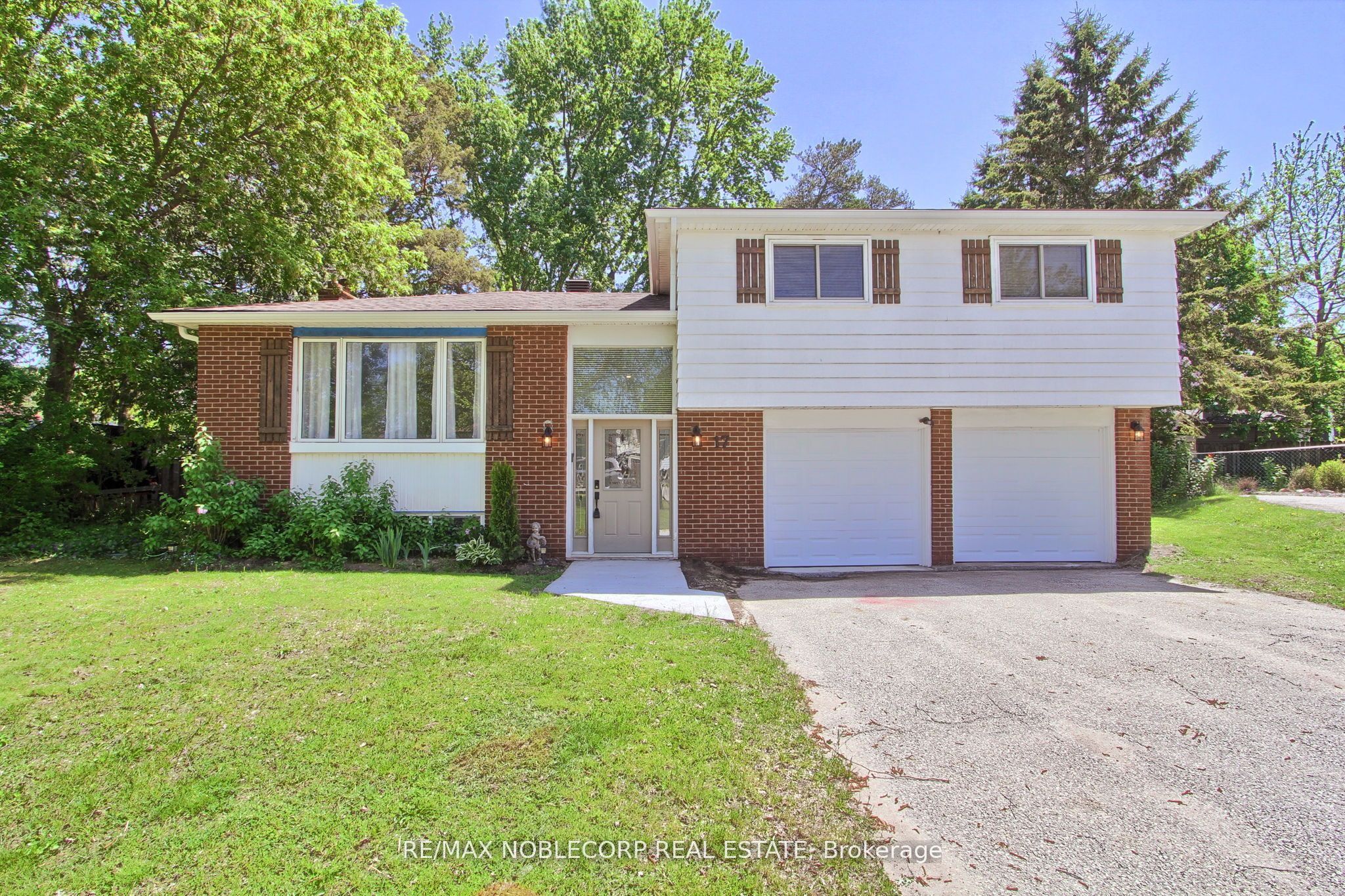 17 Larkdale Crescent Property Photo 1
