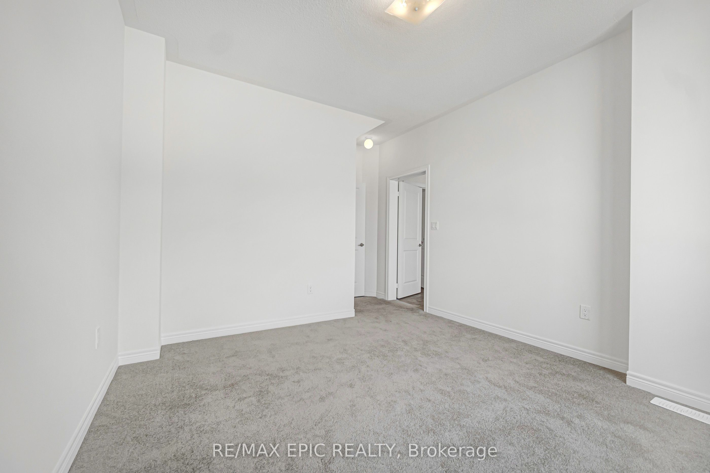 179 Vine Cliff Boulevard Property Photo 8