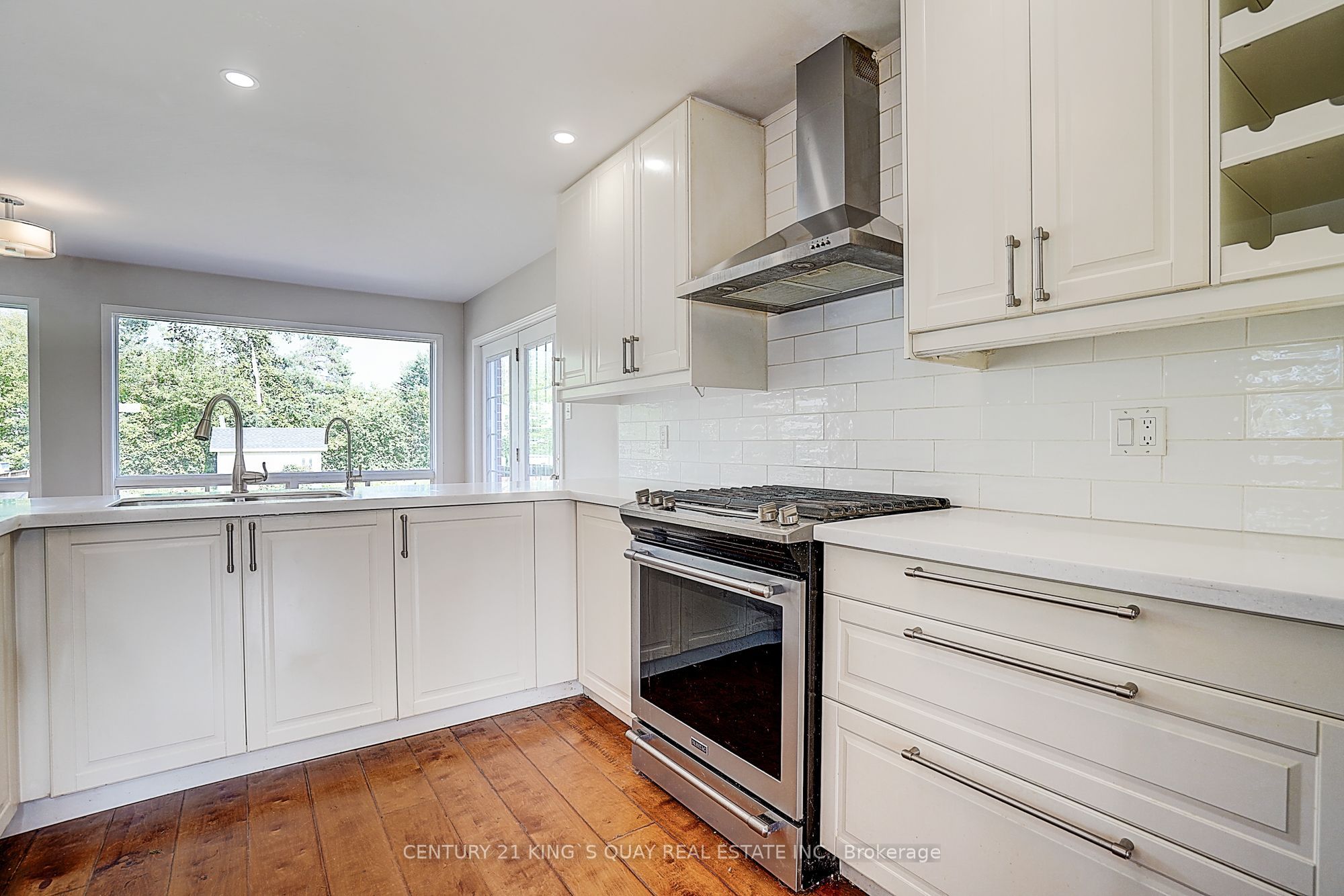 27 Windy Shore Drive Property Photo 18