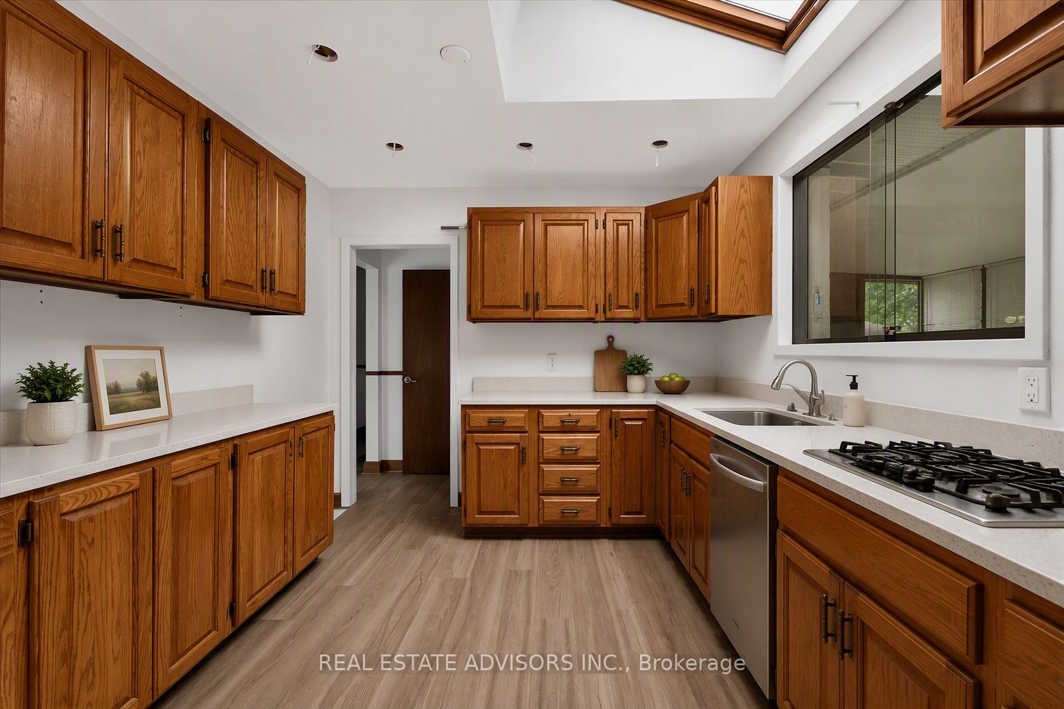 233 East Street Property Photo 6
