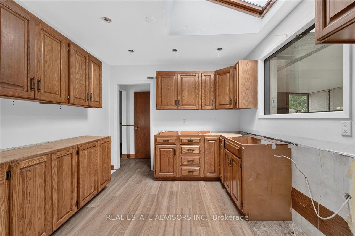233 East Street Property Photo 7