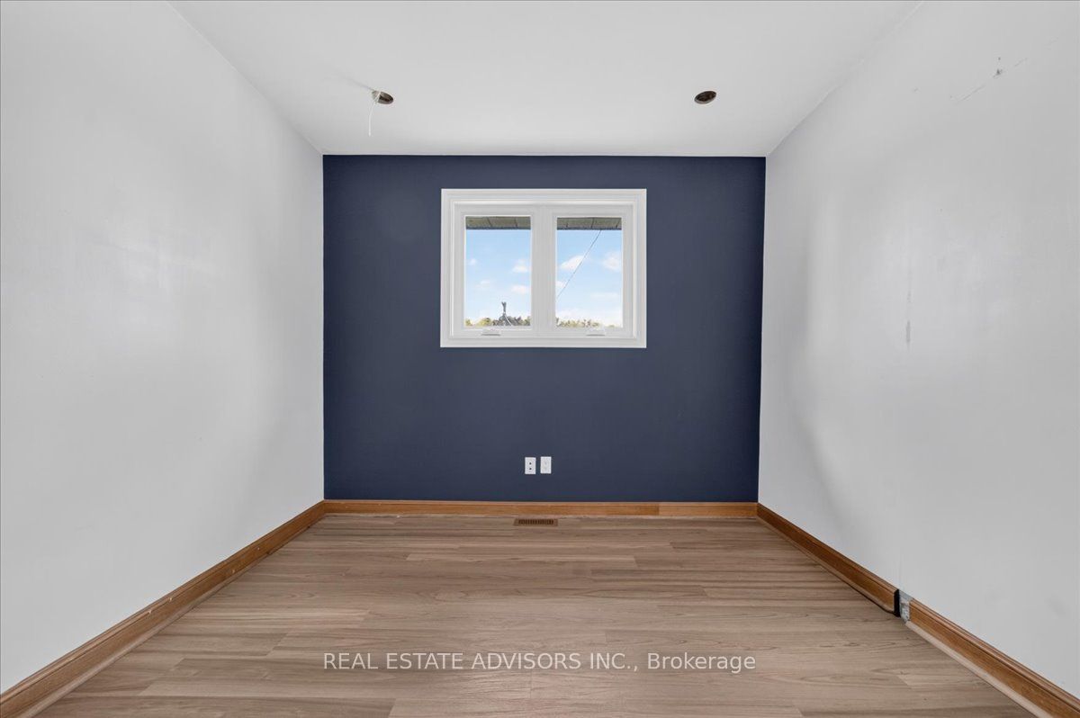 233 East Street Property Photo 9