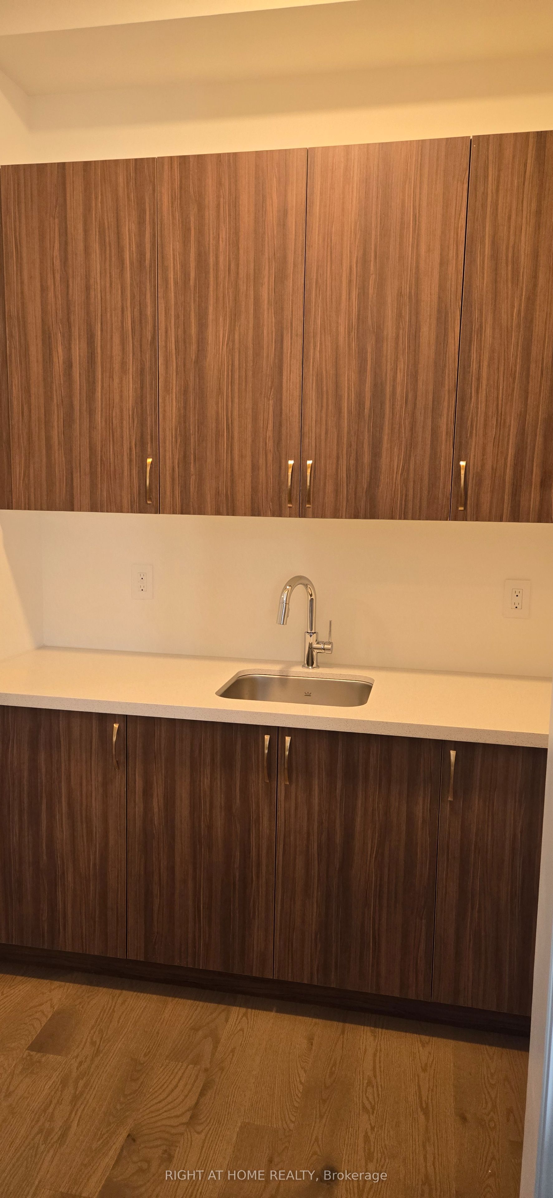 4 Max Bulmer Court Property Photo 7
