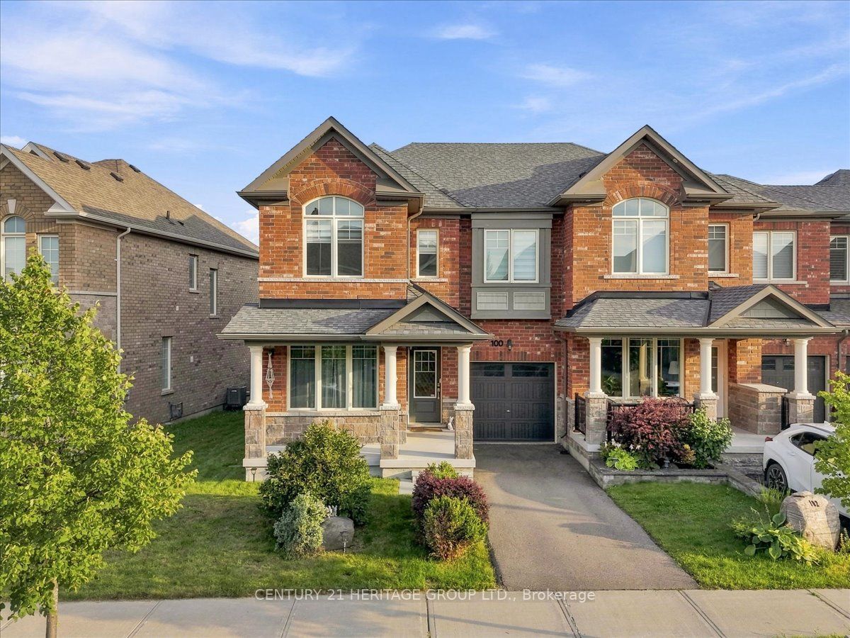 100 Mondial Crescent E Property Photo 1