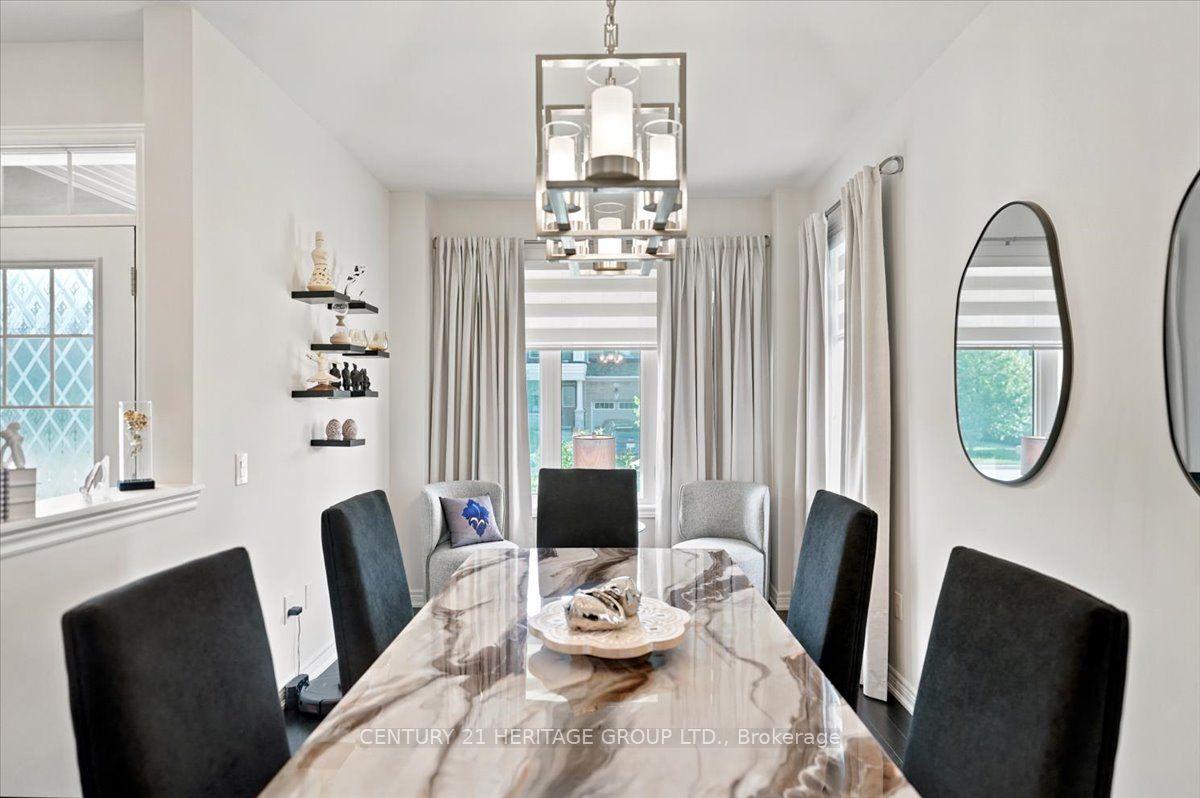 100 Mondial Crescent E Property Photo 11