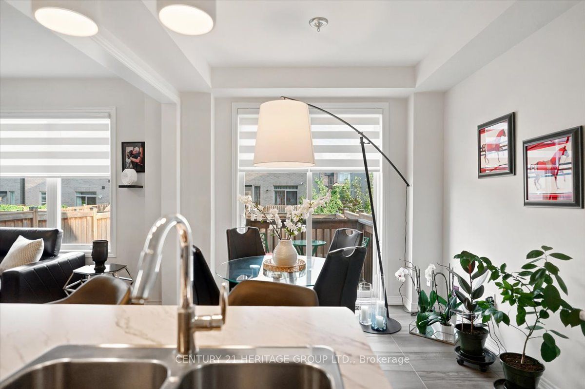 100 Mondial Crescent E Property Photo 13