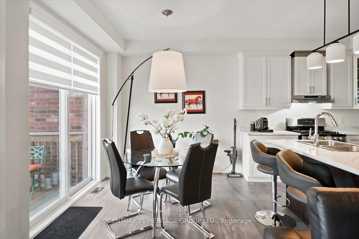 100 Mondial Crescent E Property Photo 17