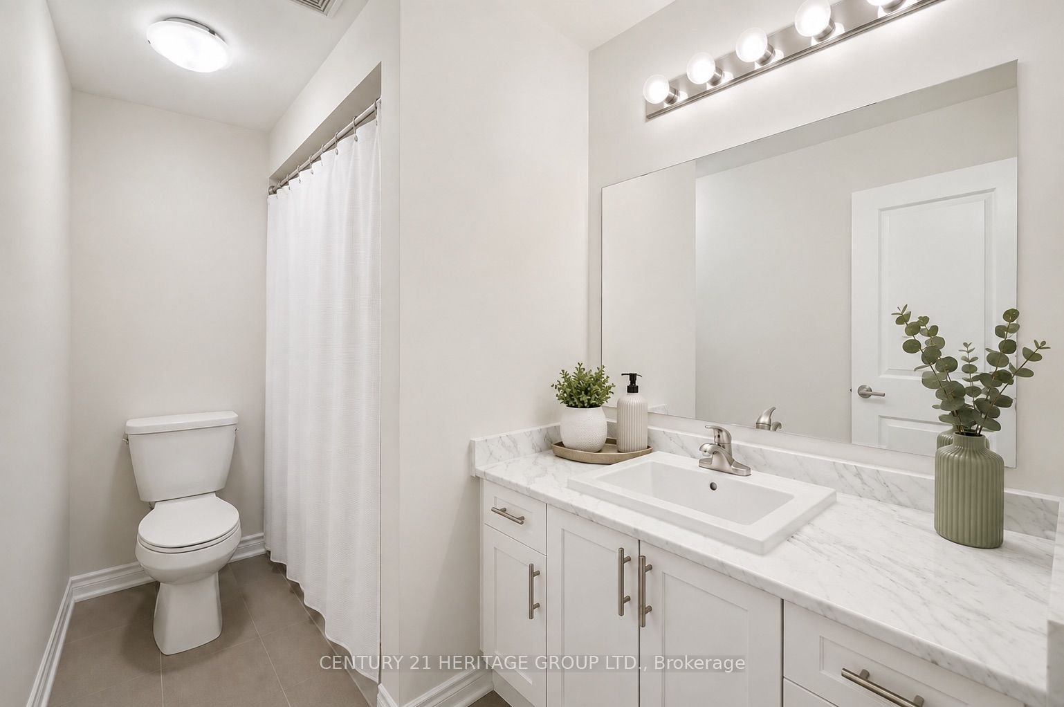 100 Mondial Crescent E Property Photo 30