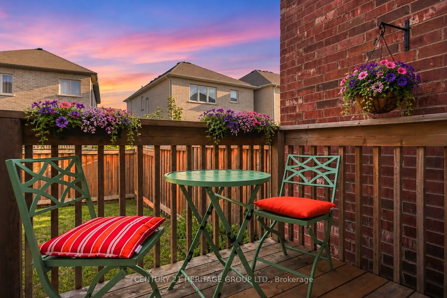 100 Mondial Crescent E Property Photo 33