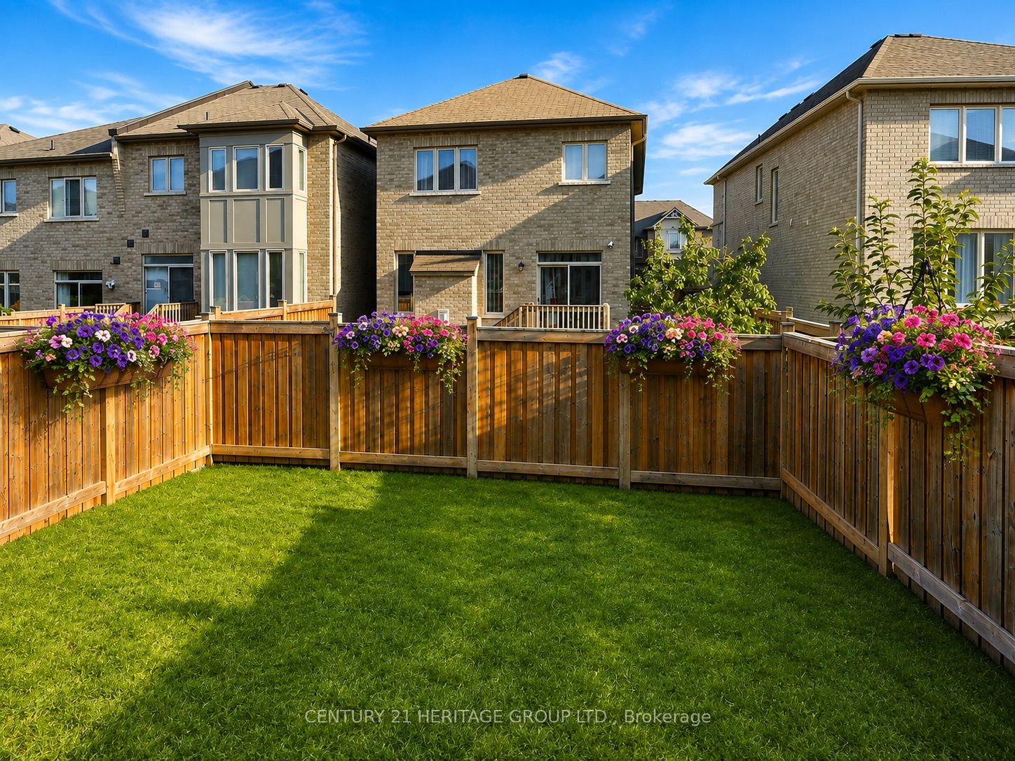 100 Mondial Crescent E Property Photo 35